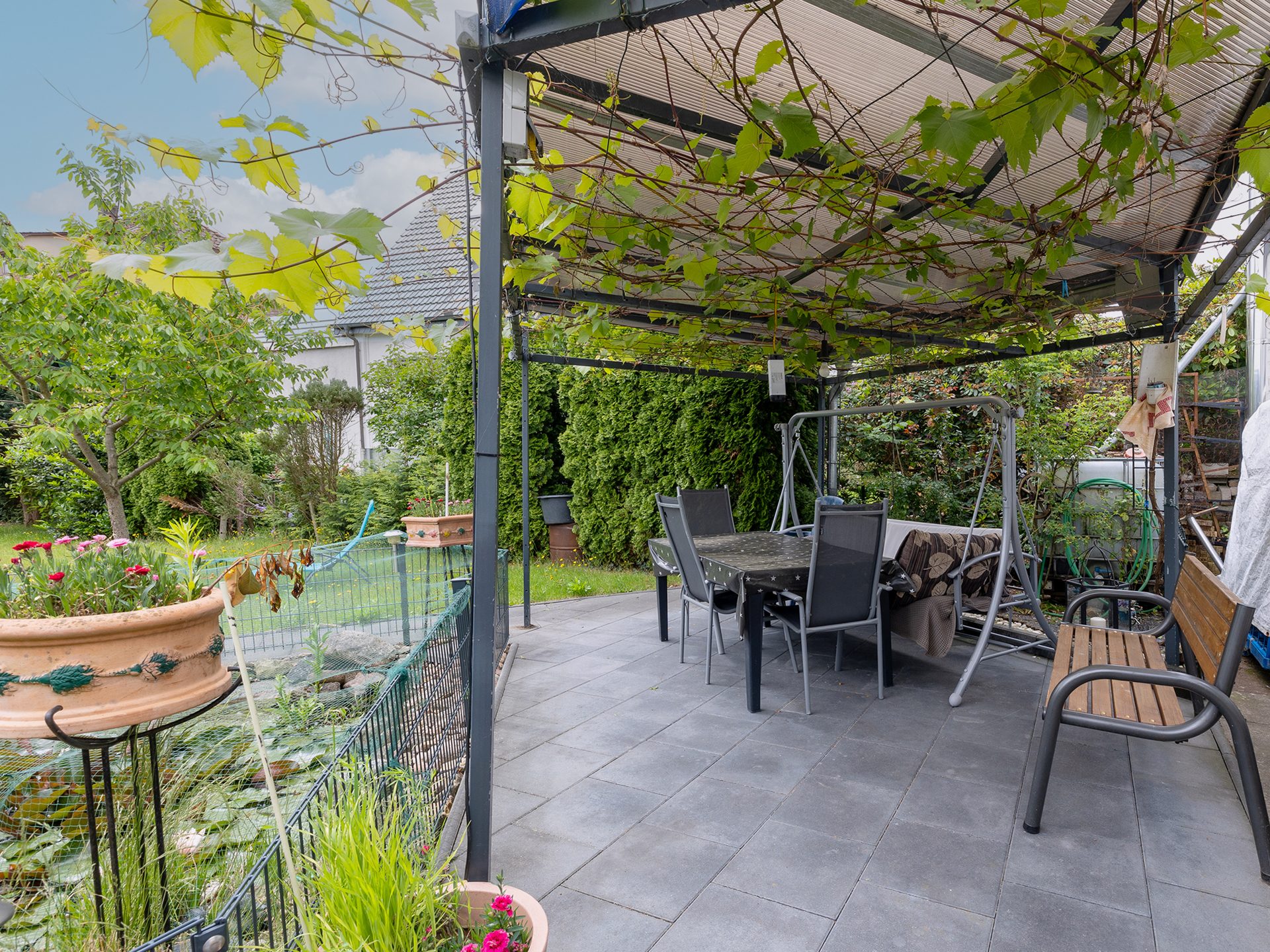 Immobilienangebot - Bad Salzuflen - Alle - 4-Familienhaus mit großzügiger, eigennutzbarer Einheit und 3 vermieteten Wohnungen in Bad Salzuflen