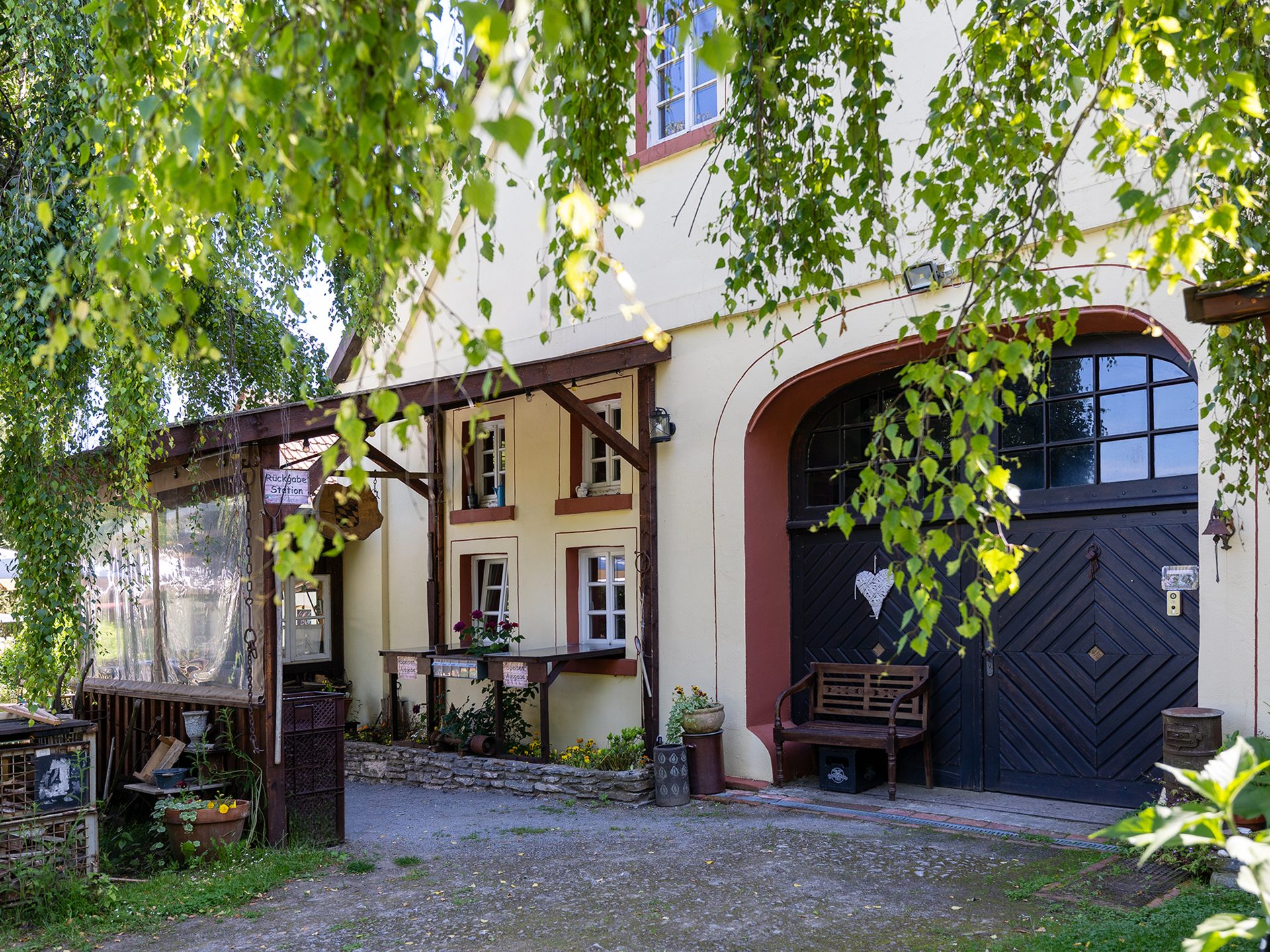 Immobilienangebot - Bissendorf - Alle - Traditionsreicher Hof Luckmann: Etablierter Park-Biergarten mit gemütlichem Wohnhaus
