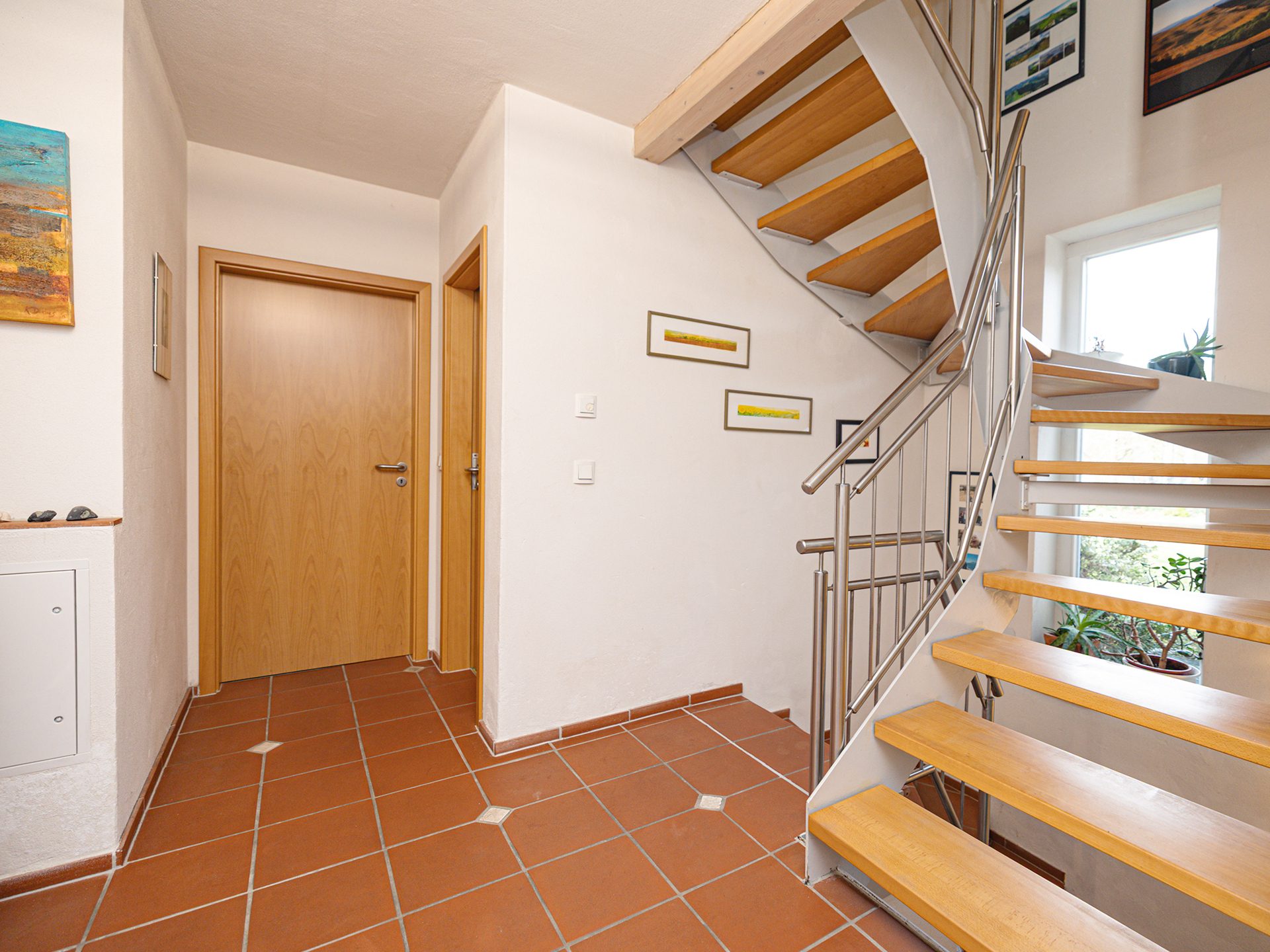 Immobilienangebot - Hiddenhausen - Alle - Einfamilienhaus mit nachhaltigem Energiekonzept und viel Platz in Hiddenhausen