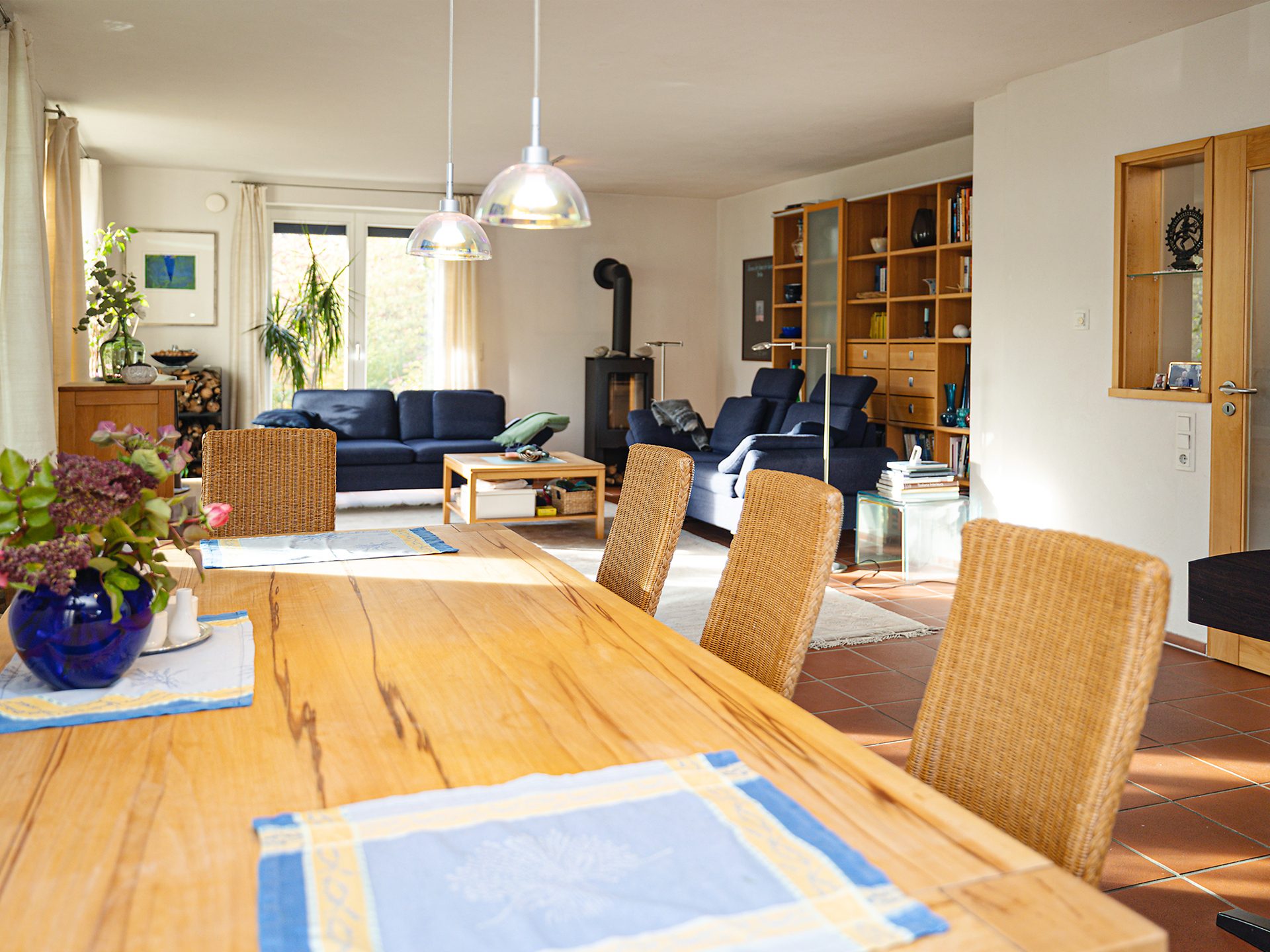 Immobilienangebot - Hiddenhausen - Alle - Einfamilienhaus mit nachhaltigem Energiekonzept und viel Platz in Hiddenhausen