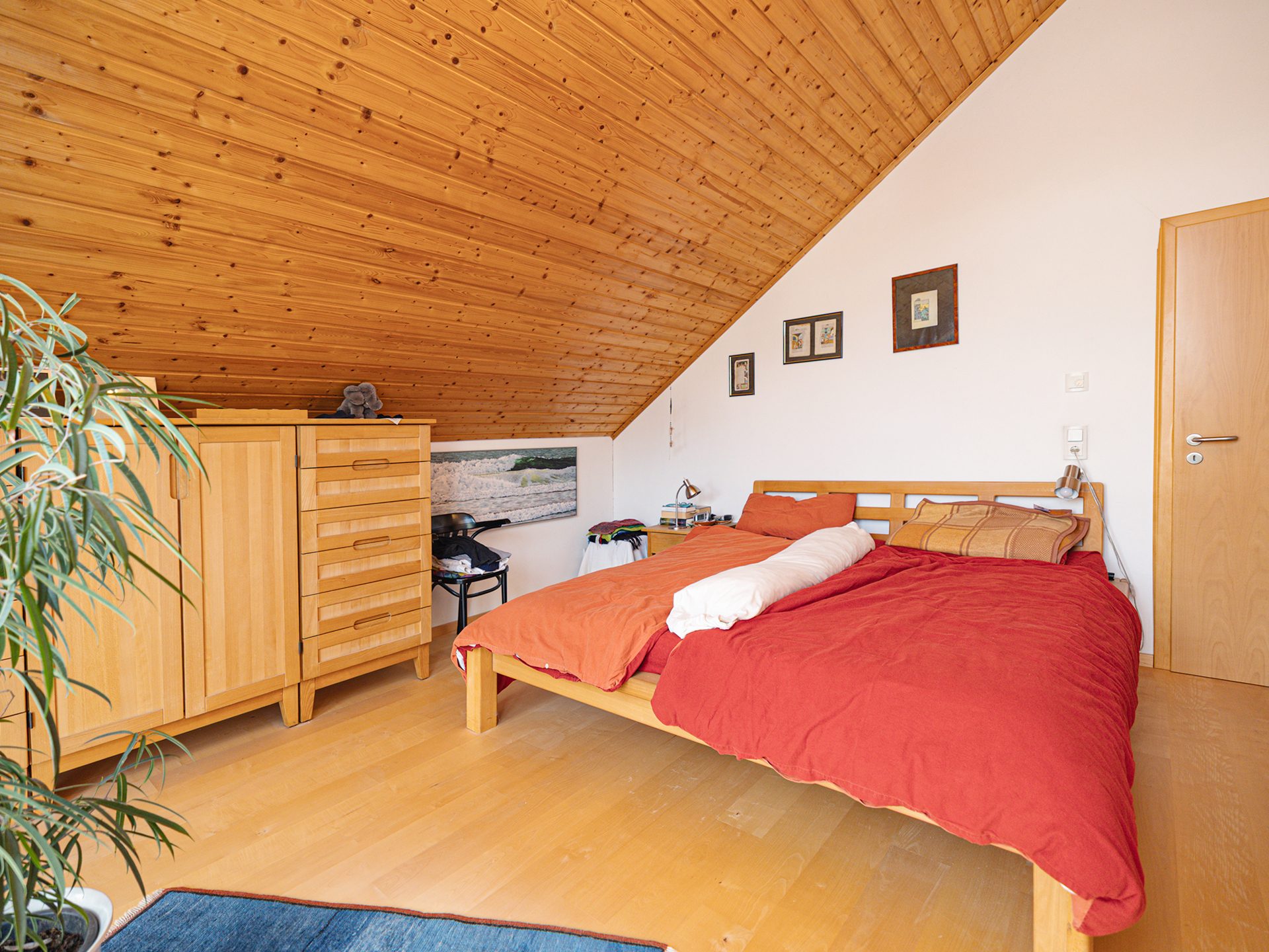 Immobilienangebot - Hiddenhausen - Alle - Einfamilienhaus mit nachhaltigem Energiekonzept und viel Platz in Hiddenhausen