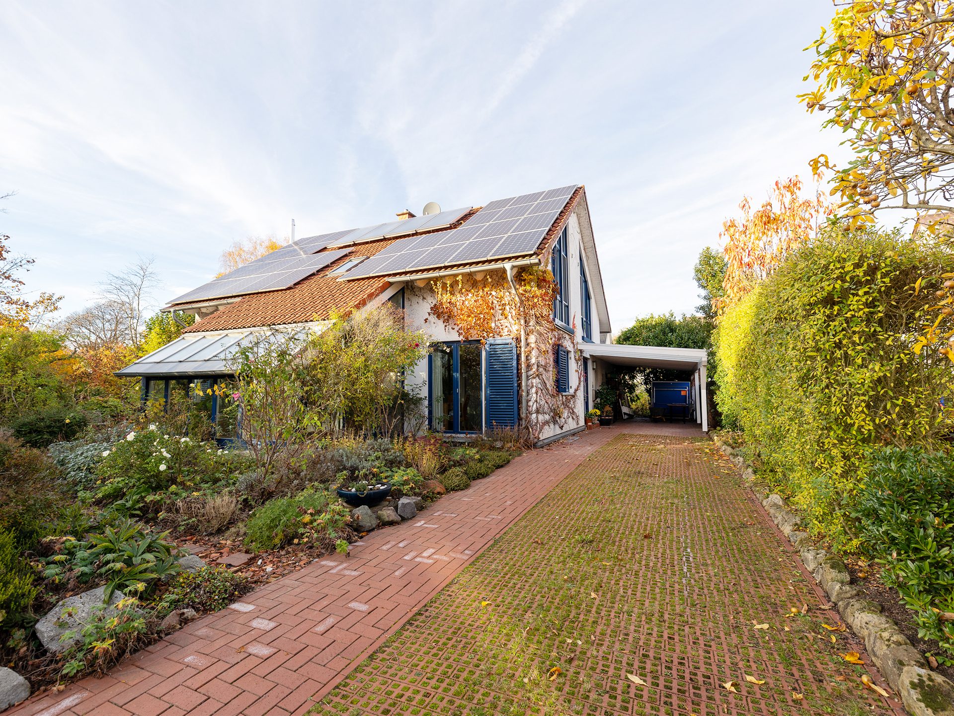 Immobilienangebot - Hiddenhausen - Alle - Einfamilienhaus mit nachhaltigem Energiekonzept und viel Platz in Hiddenhausen