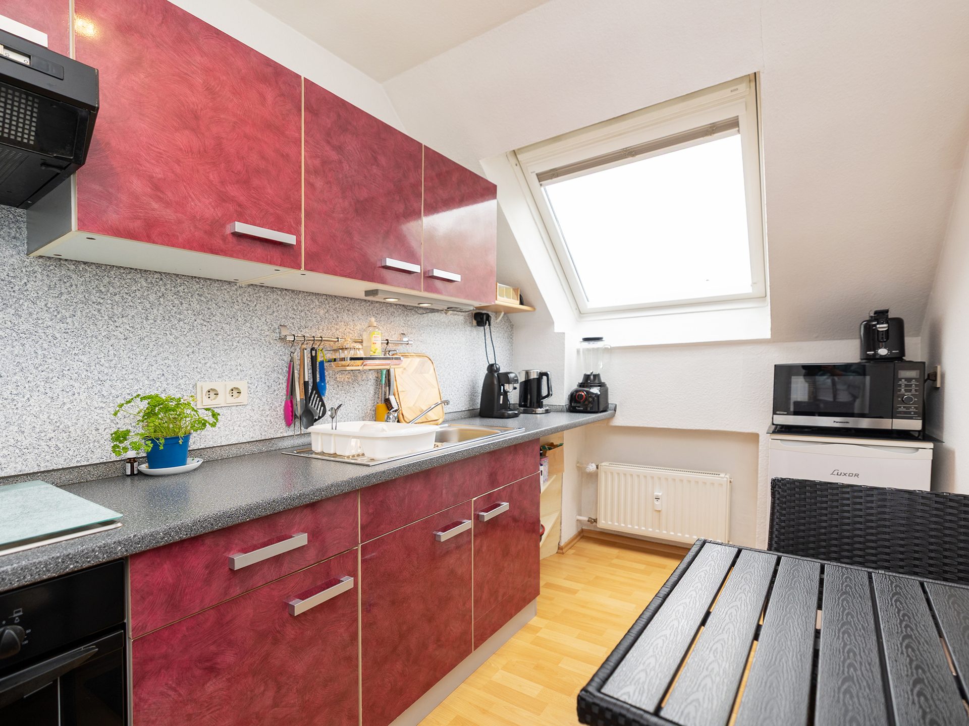 Immobilienangebot - Bad Oeynhausen - Alle - Helle und gepflegte 2-Zimmer-Dachgeschosswohnung mit großzügigem Balkon in Bad Oeynhausen