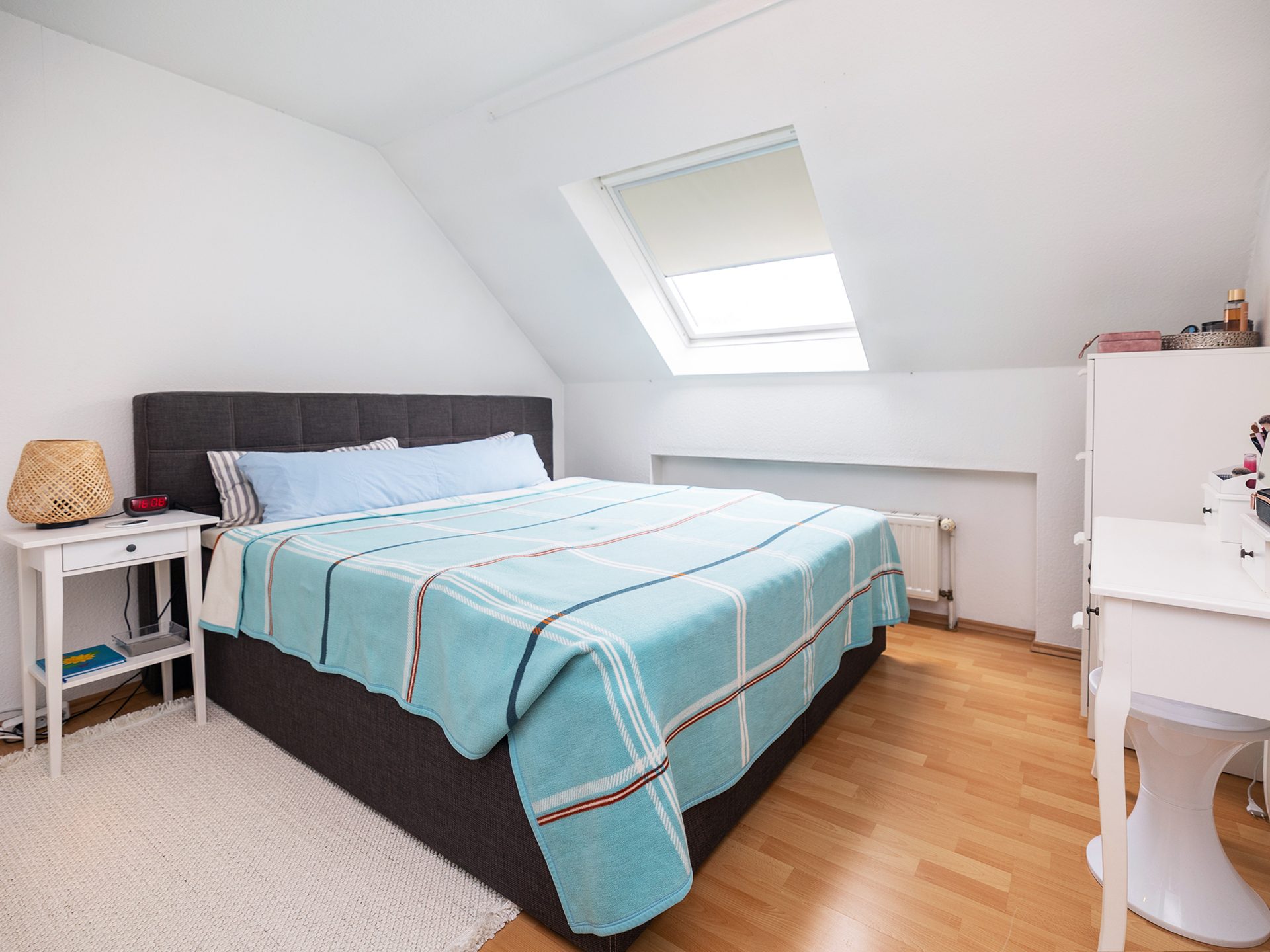 Immobilienangebot - Bad Oeynhausen - Alle - Helle und gepflegte 2-Zimmer-Dachgeschosswohnung mit großzügigem Balkon in Bad Oeynhausen