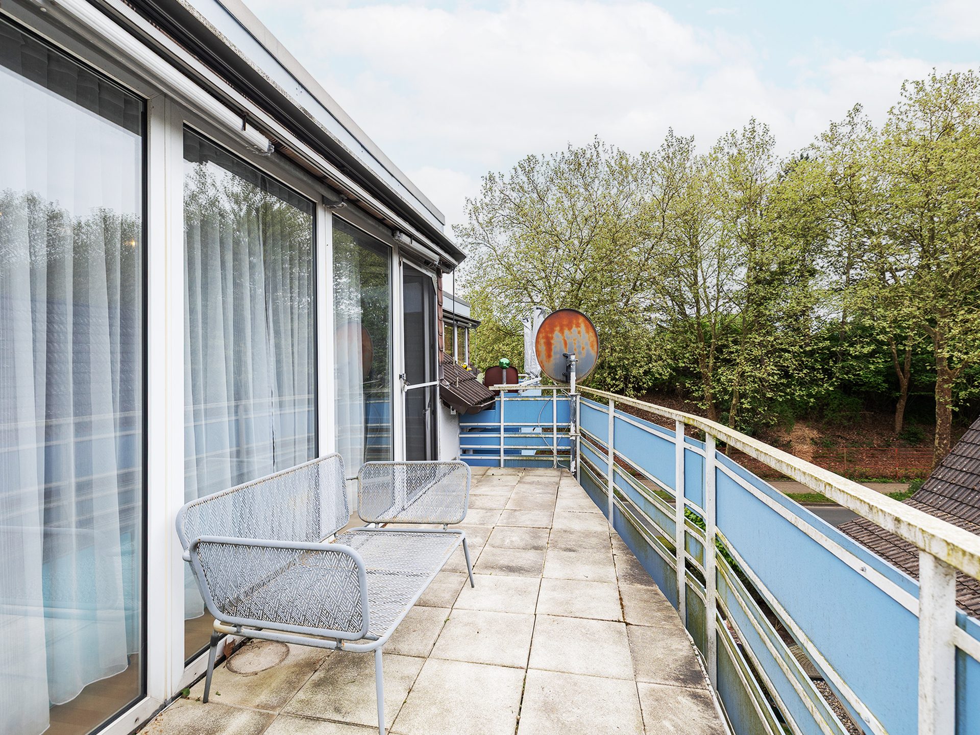 Immobilienangebot - Bad Oeynhausen - Alle - Helle und gepflegte 2-Zimmer-Dachgeschosswohnung mit großzügigem Balkon in Bad Oeynhausen