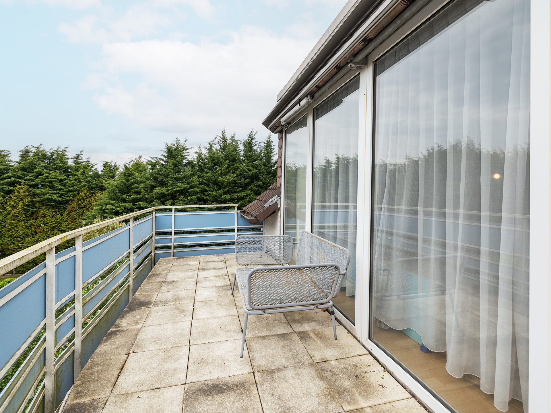 Immobilienangebot - Bad Oeynhausen - Alle - Helle und gepflegte 2-Zimmer-Dachgeschosswohnung mit großzügigem Balkon in Bad Oeynhausen