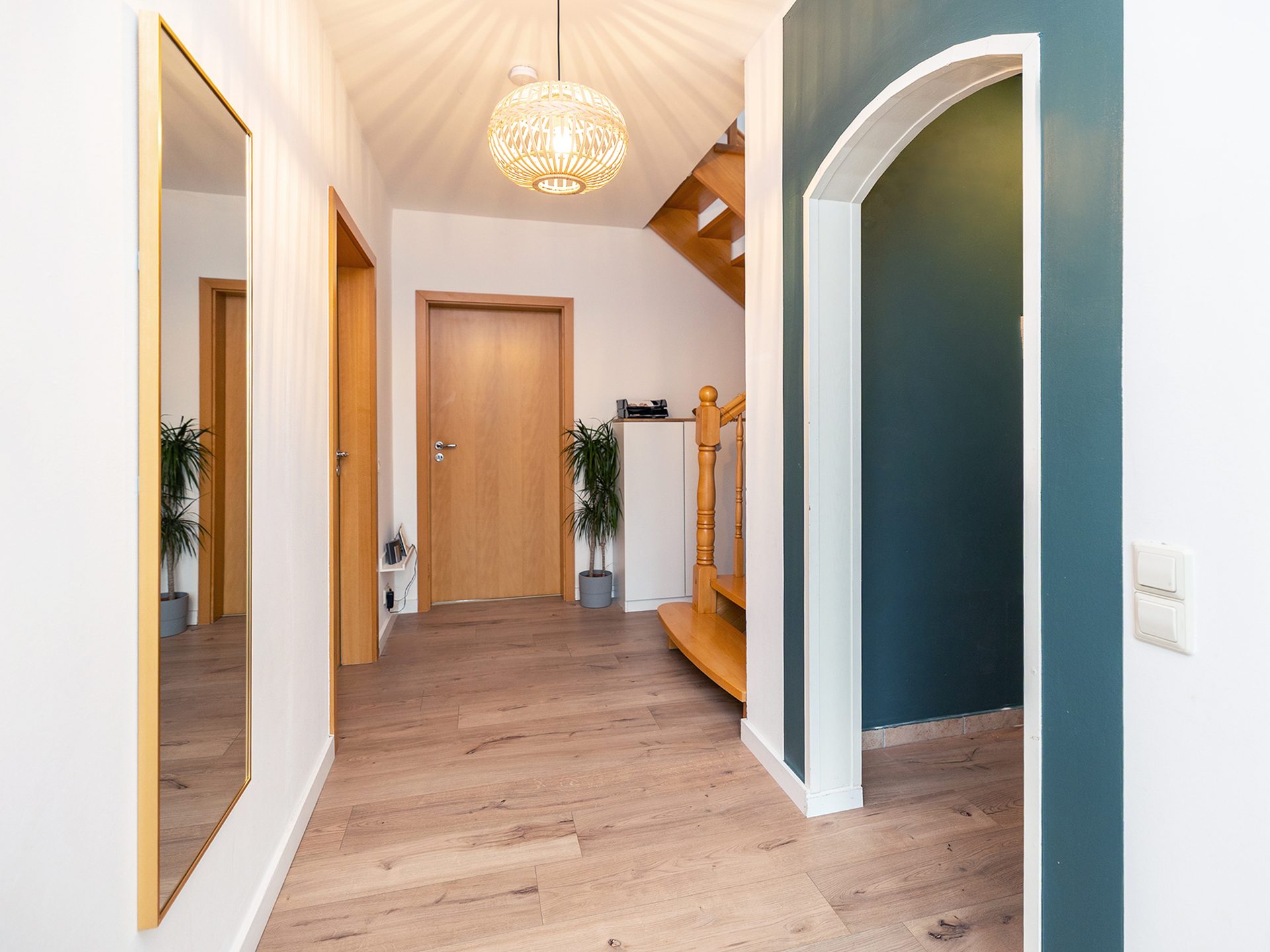 Immobilienangebot - Diepholz - Alle - Modernisiertes Einfamilienhaus mit Wintergarten, Sauna & umlaufender Terrasse
