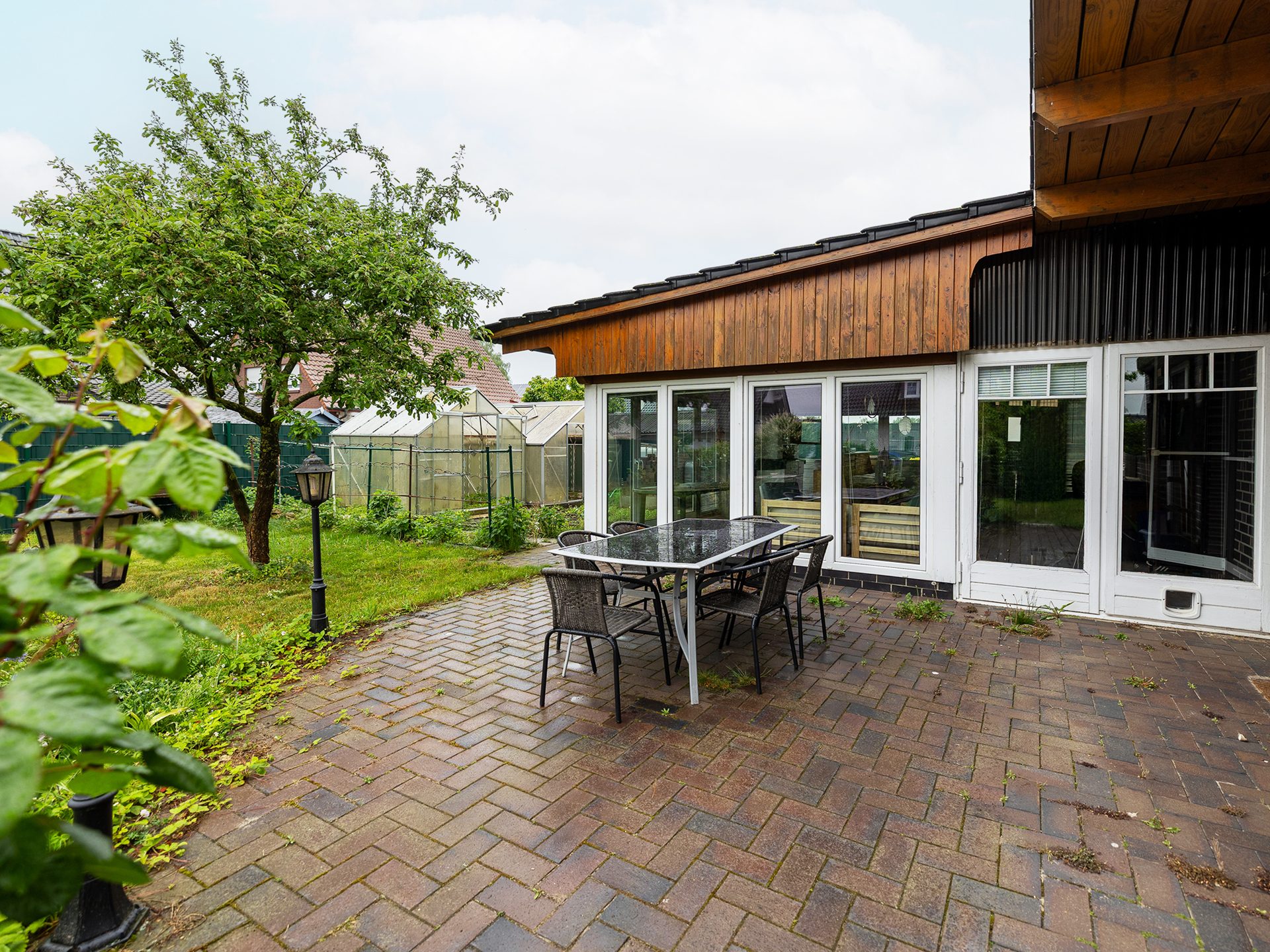 Immobilienangebot - Diepholz - Alle - Modernisiertes Einfamilienhaus mit Wintergarten, Sauna & umlaufender Terrasse
