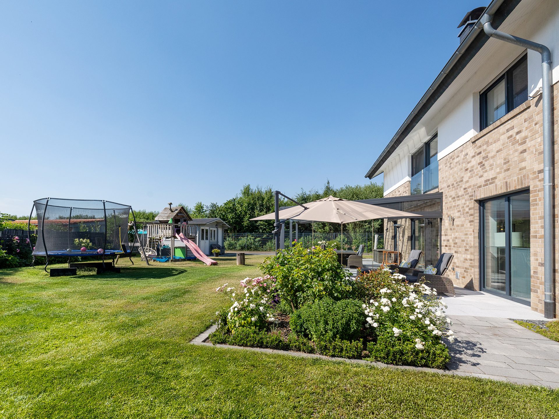 Immobilienangebot - Bissendorf - Alle - Stilvolles und modernes Einfamilienhaus, Energieeffizienzklasse A+ in bester Lage von Bissendorf