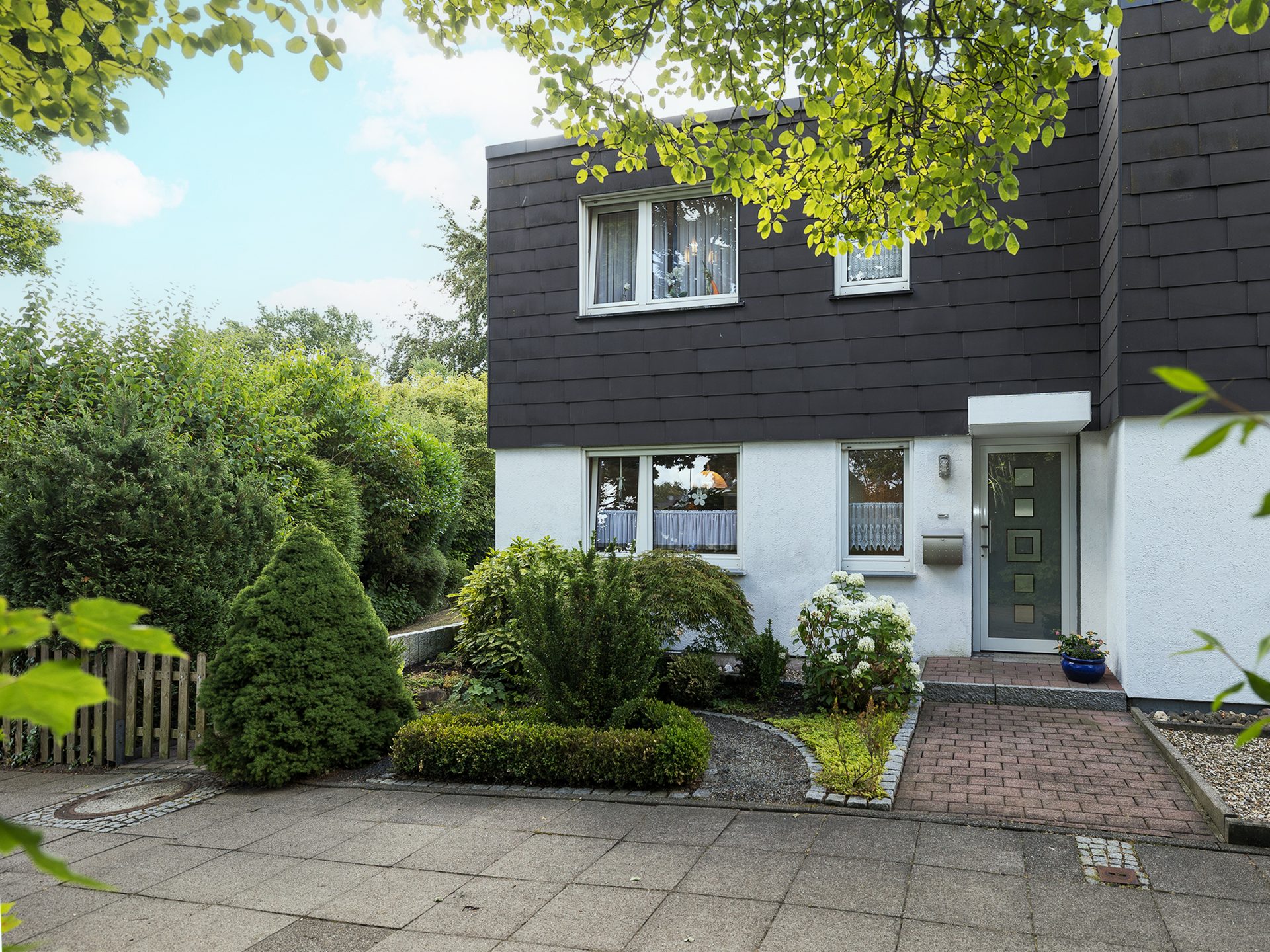 Immobilienangebot - Ahlen - Alle - Klassisches Reihenendhaus mit gepflegtem Garten in Ahlen