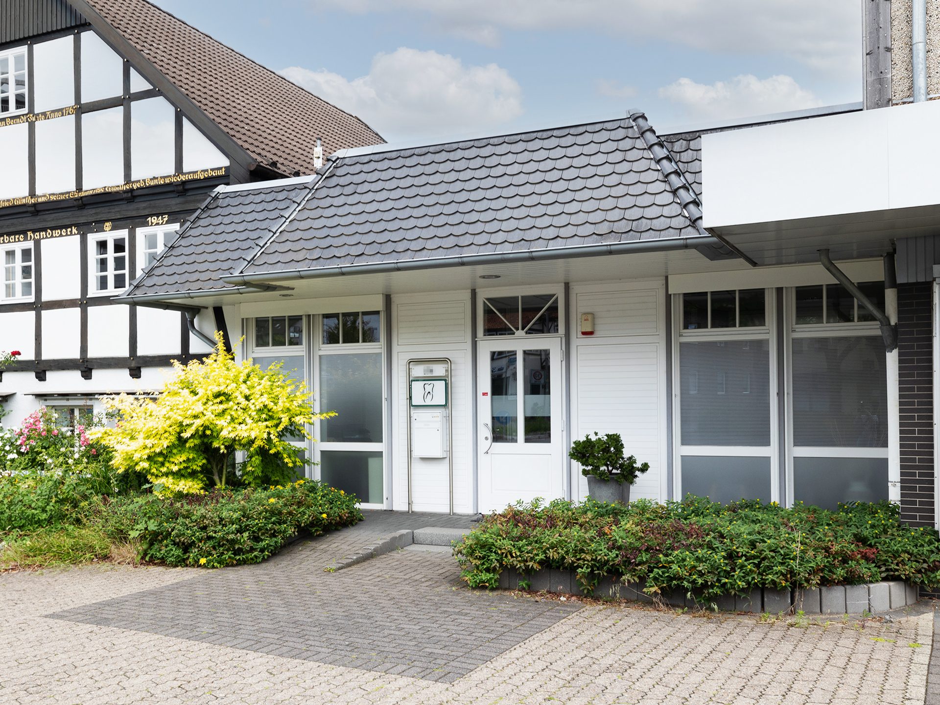 Immobilienangebot - Detmold / Spork-Eichholz - Alle - Praxisfläche mit 10 Räumen | Ideal für Ärzte, Therapeuten & Dienstleister in Detmold