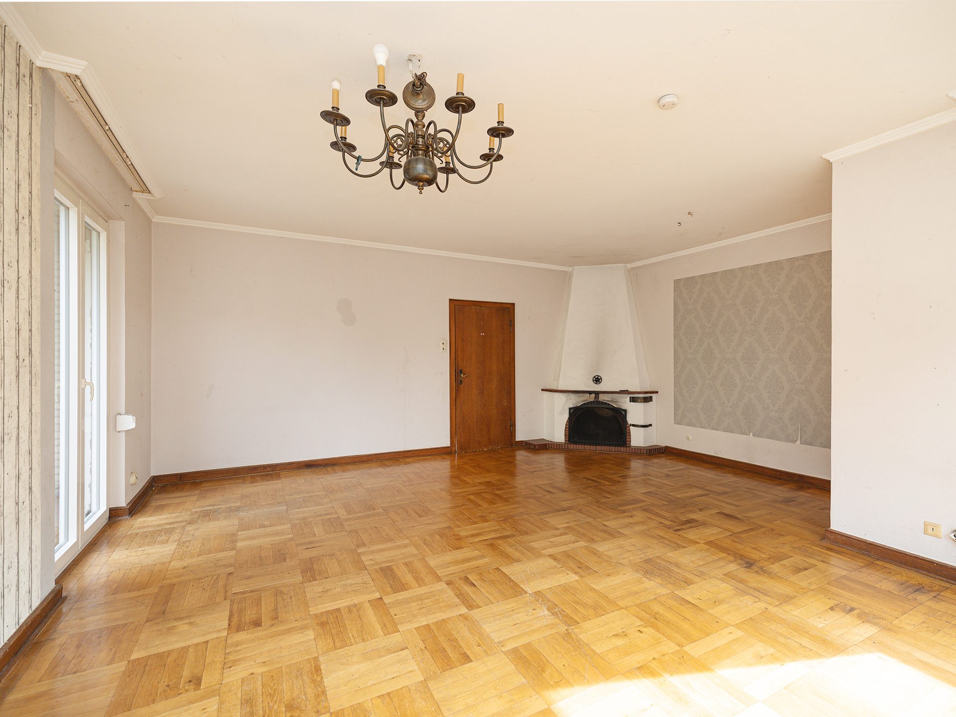 Immobilienangebot - Osnabrück / Gretesch - Alle - Geräumiges Einfamilienhaus mit großem Grundstück und Entwicklungspotenzial in Osnabrück-Gretesch