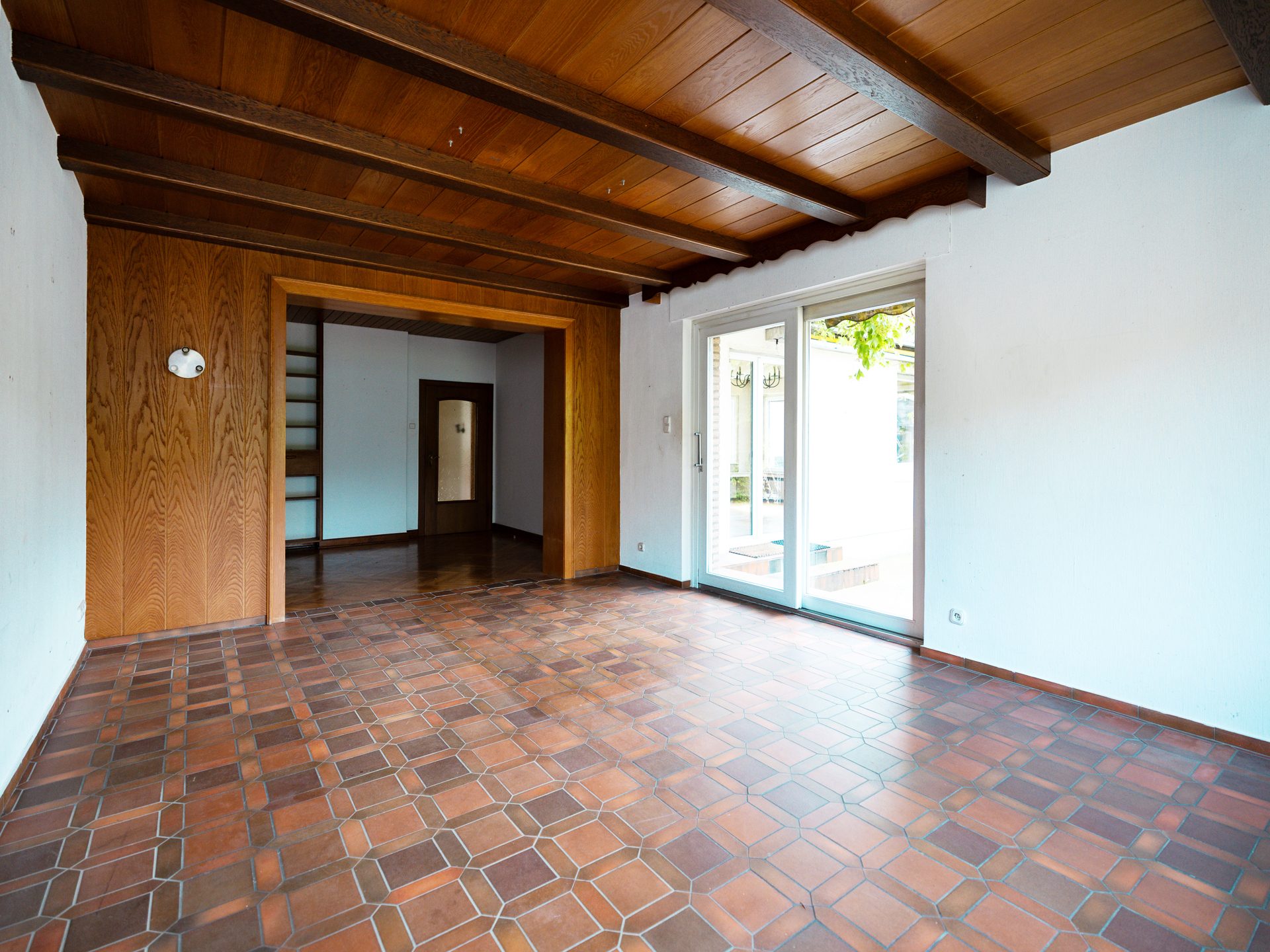 Immobilienangebot - Osnabrück / Gretesch - Alle - Geräumiges Einfamilienhaus mit großem Grundstück und Entwicklungspotenzial in Osnabrück-Gretesch