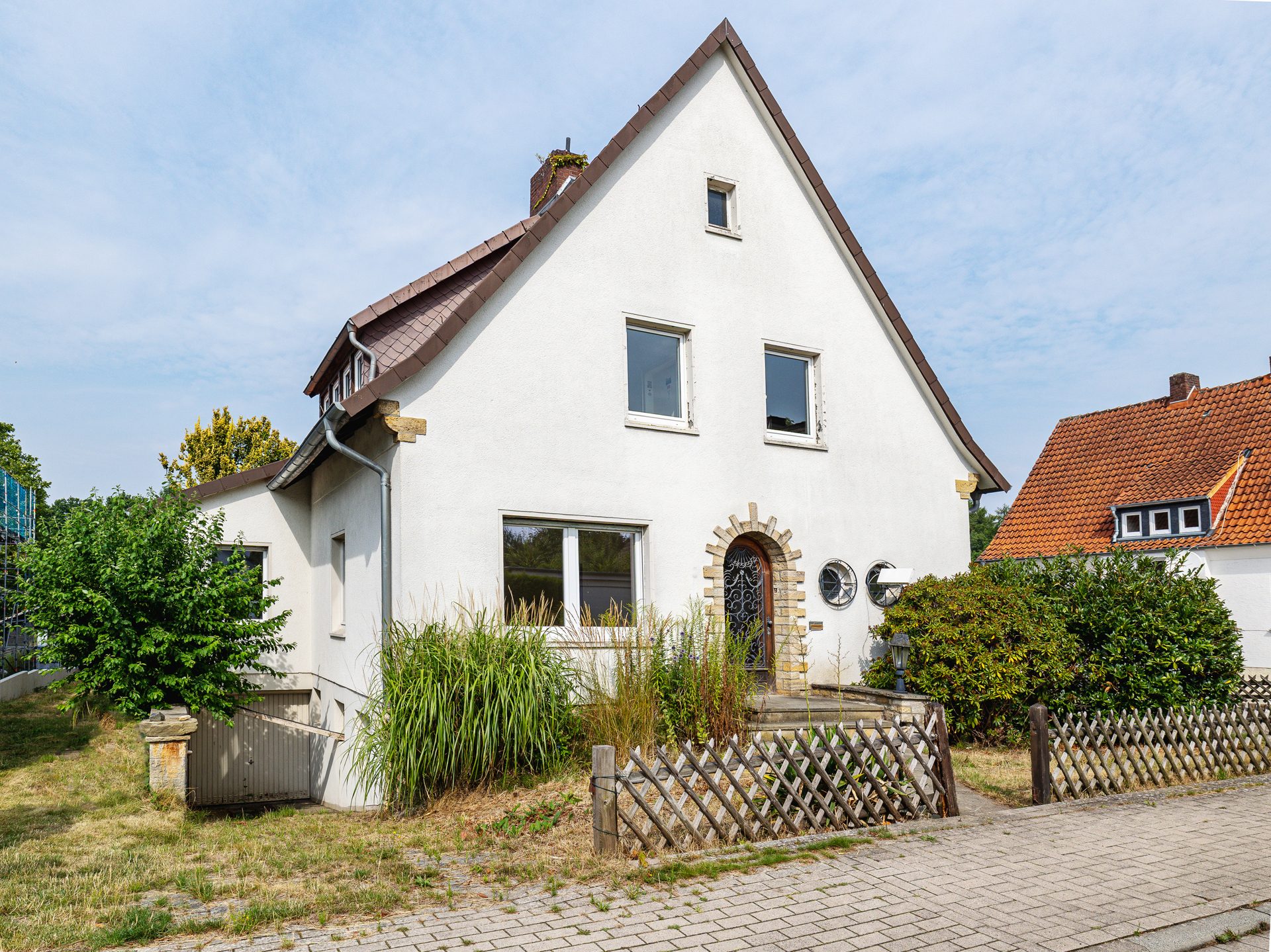 Immobilienangebot - Osnabrück / Gretesch - Alle - Geräumiges Einfamilienhaus mit großem Grundstück und Entwicklungspotenzial in Osnabrück-Gretesch
