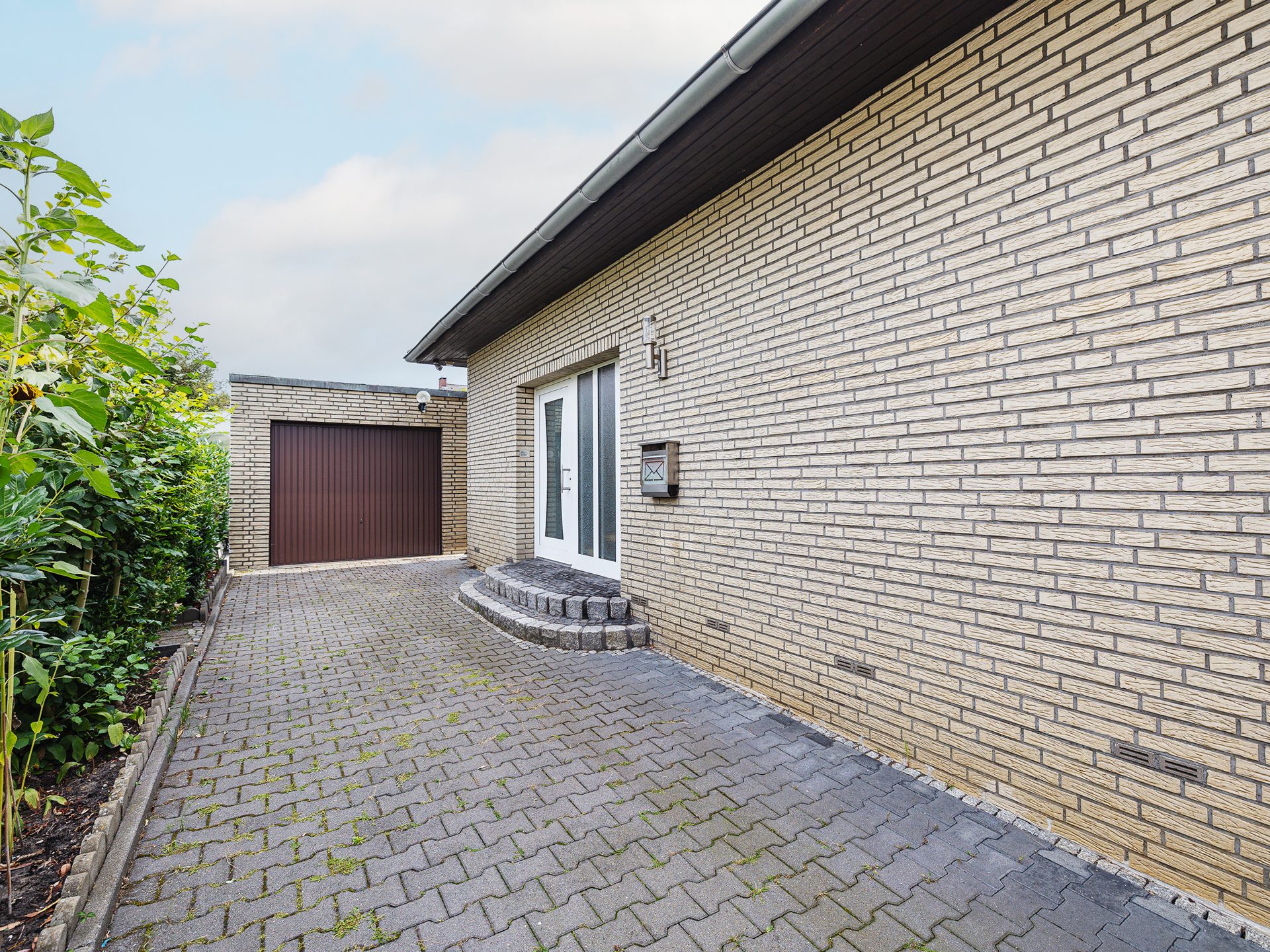 Immobilienangebot - Osnabrück - Alle - Charmante Doppelhaushälfte in Osnabrück-Eversburg: Sackgassenlage, Kamin und Garage