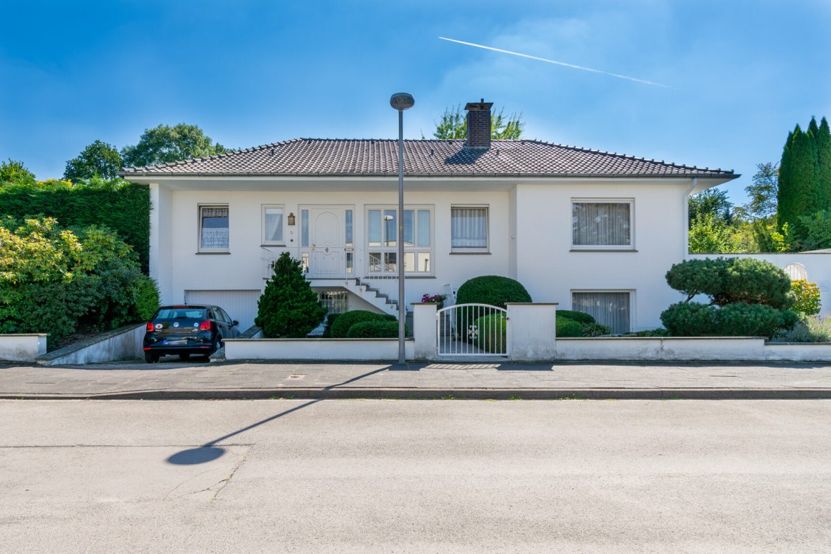 Immobilienangebot - Detmold - Alle - Einfamilienhaus in begehrter Wohnlage