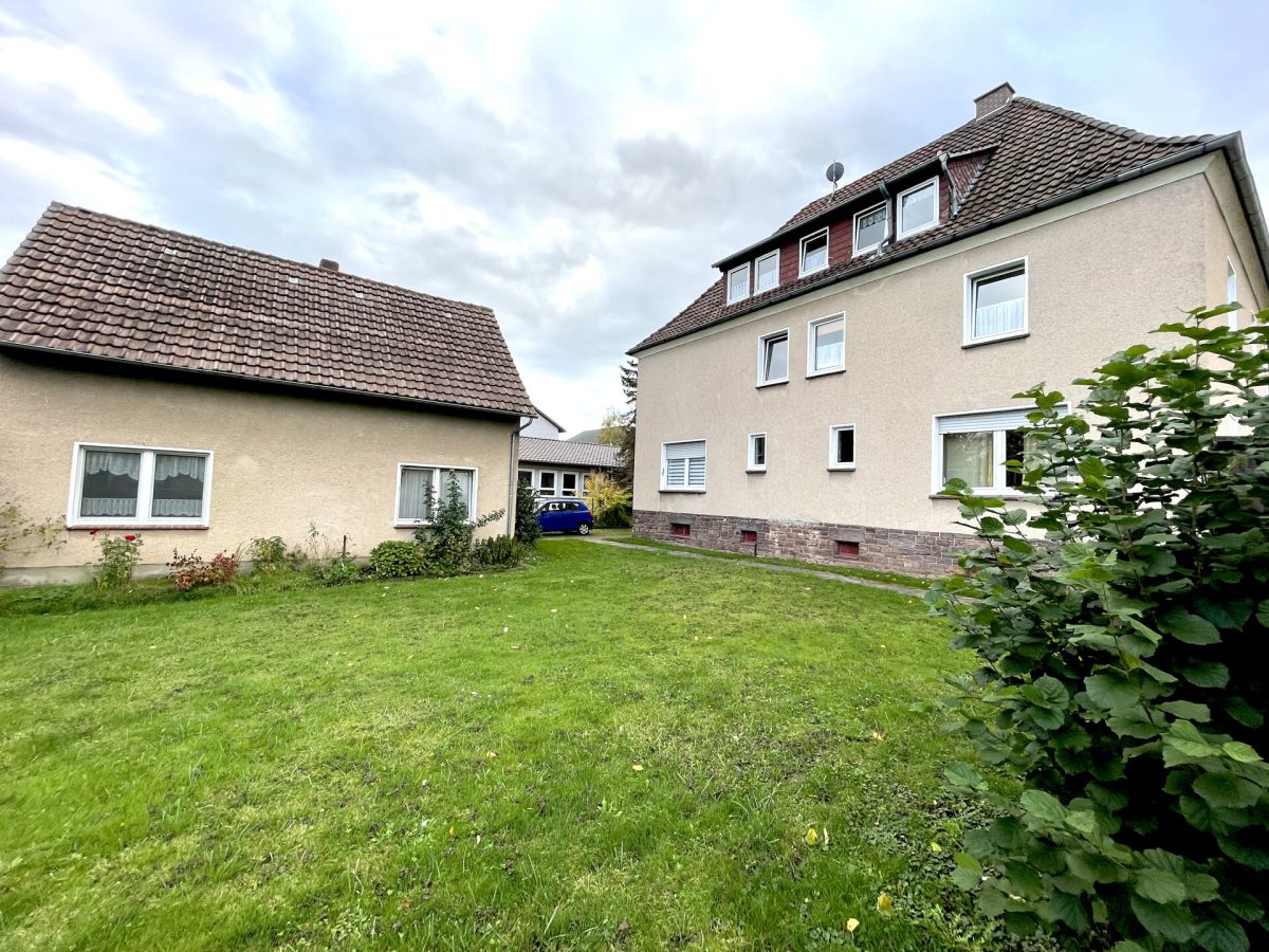 Immobilienangebot - Beverungen-Wehrden - Alle - Zwei Wohnhäuser mit insgesamt vier Wohneinheiten auf einem Grundstück