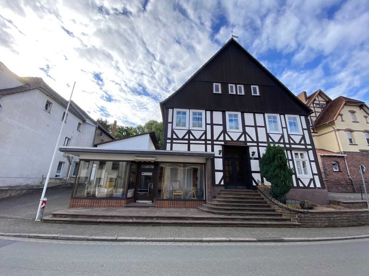 Immobilienangebot – Beverungen – Alle – Vielfältiges Wohn-/Geschäftshaus mit großem Grundstück Immobilienangebot - Beverungen - Alle - Vielfältiges Wohn-/Geschäftshaus mit großem Grundstück