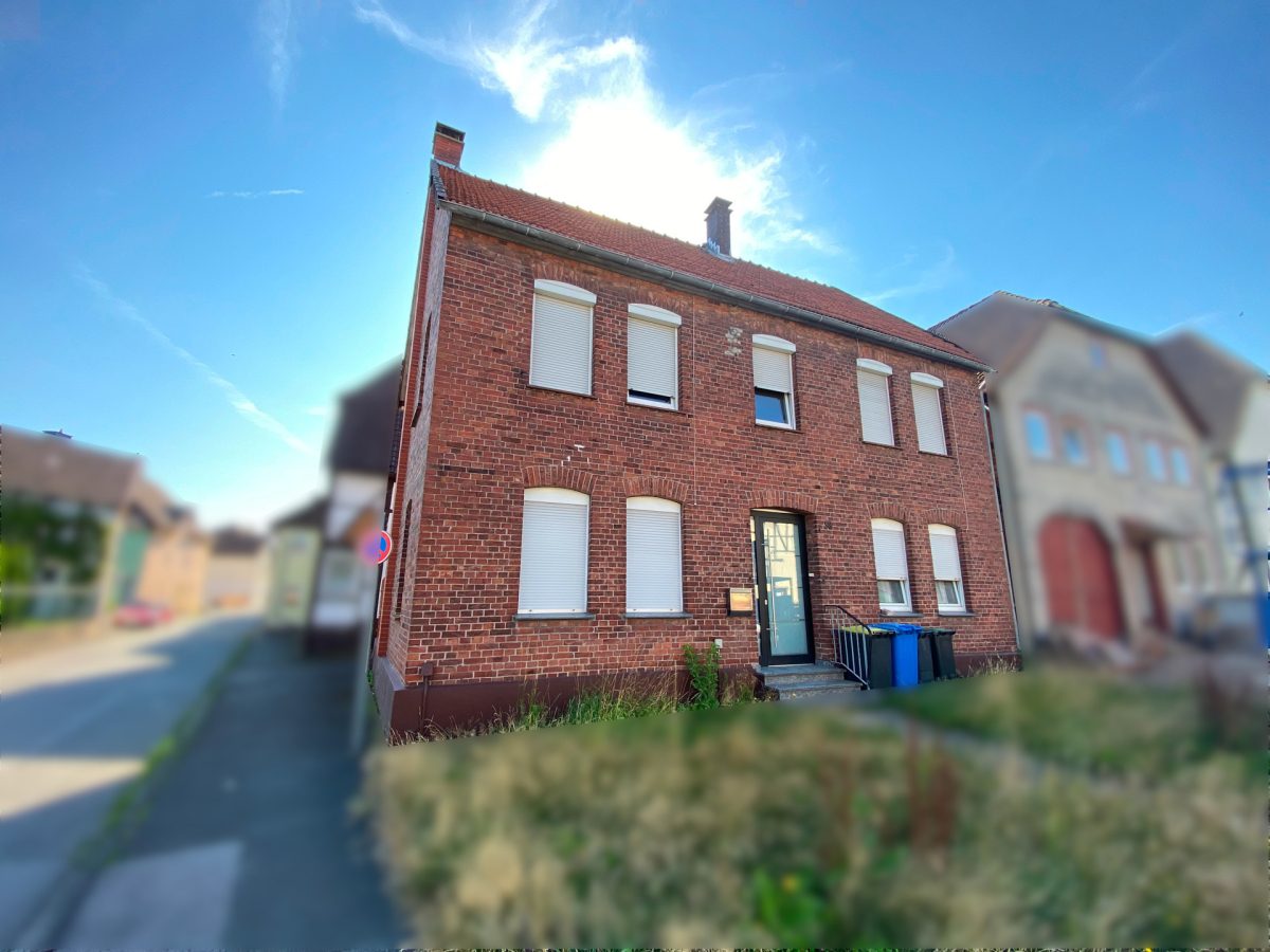 Frontansicht Immobilienangebot - Höxter - Alle - Einfamilienhaus auf kleinem Grundstück