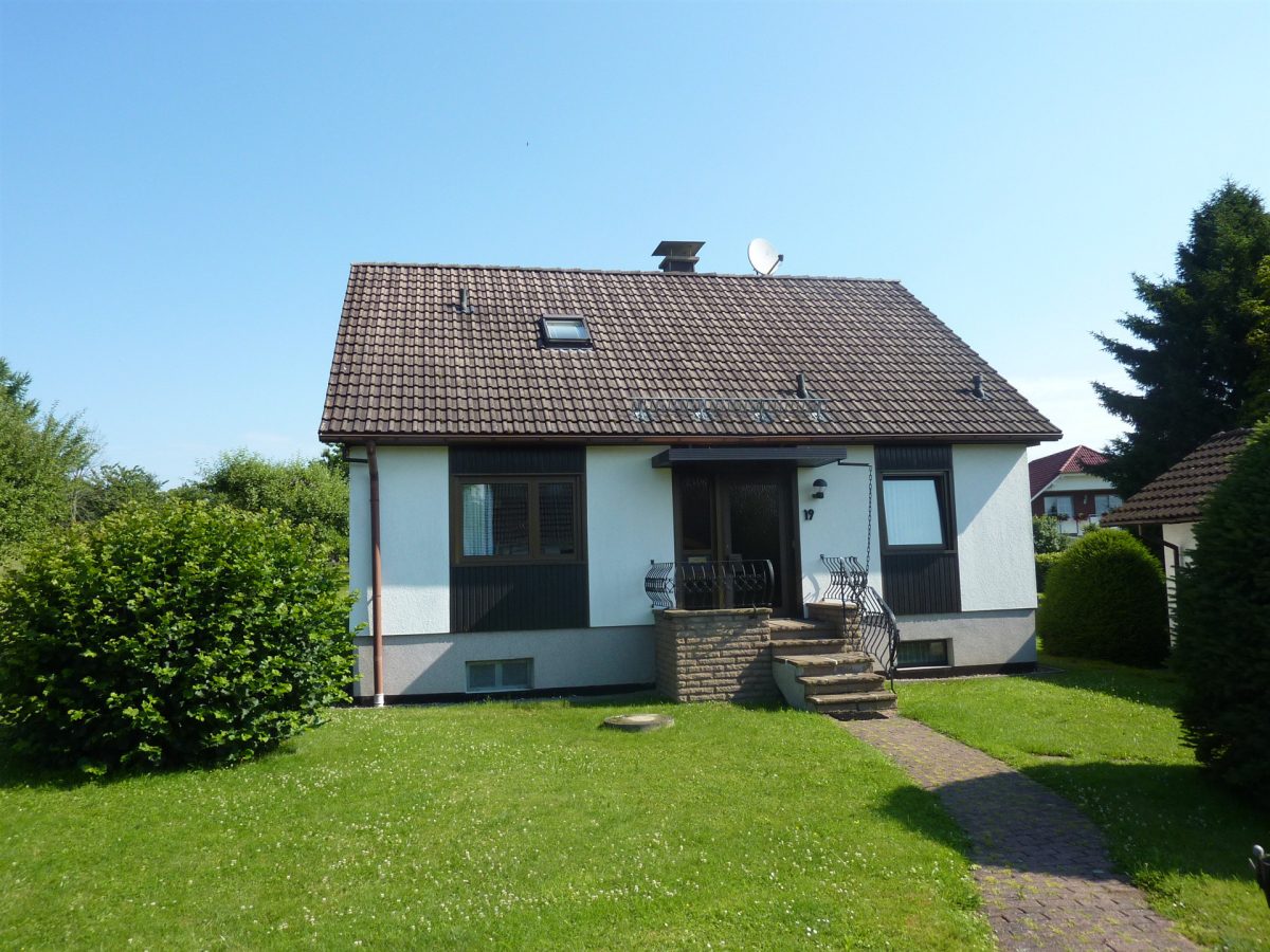 Immobilienangebot - Trendelburg - Alle - Gepflegtes Einfamilienhaus mit schönem Grundstück