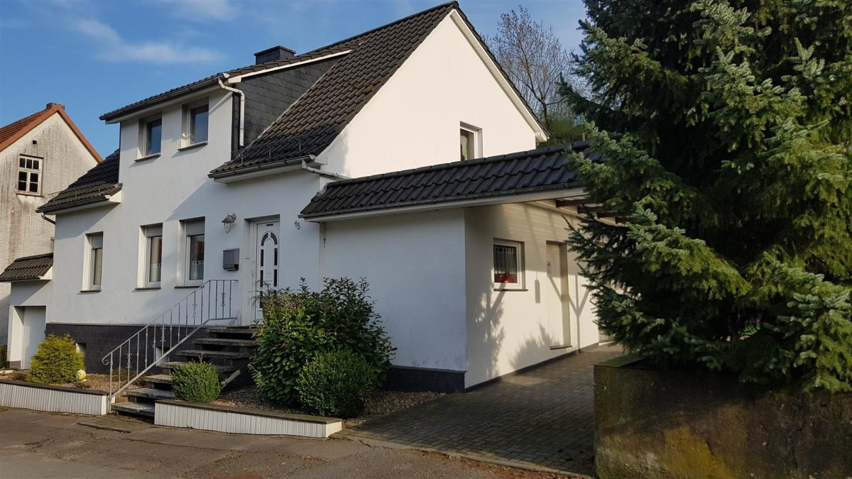 Immobilienangebot - Beverungen - Alle - Einfamilienhaus mit schönem Ausblick