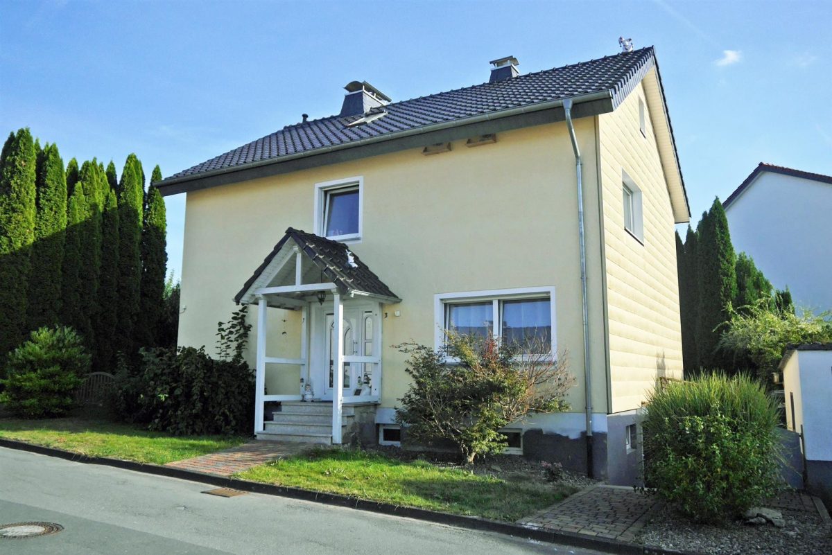 Immobilienangebot – Steinheim – Alle – Modernisiertes Ein-/Zweifamilienhaus in beliebter Lage von Steinheim Immobilienangebot - Steinheim - Alle - Modernisiertes Ein-/Zweifamilienhaus in beliebter Lage von Steinheim