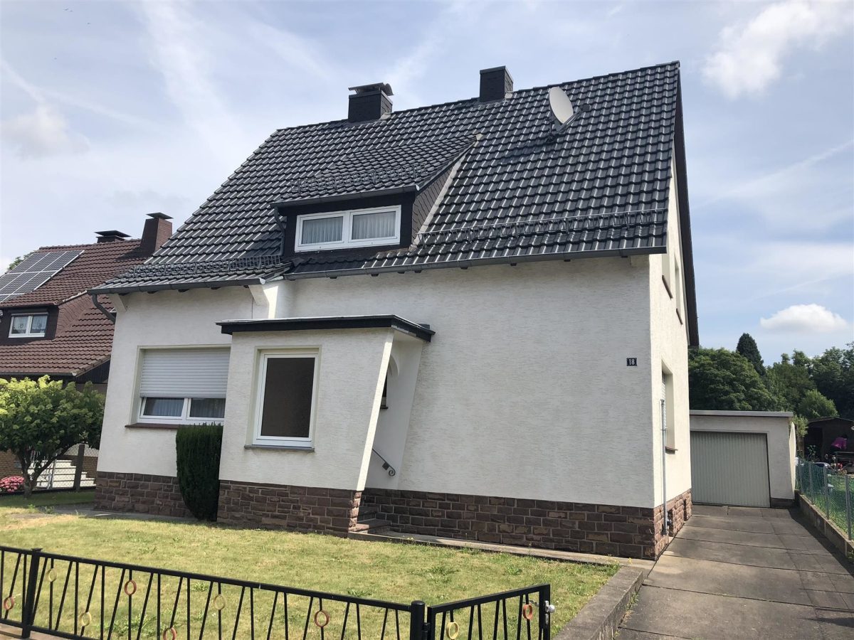 Immobilienangebot – Beverungen – Alle – Charmantes Einfamilienhaus in ruhiger Wohnlage von Beverungen-Herstelle Immobilienangebot - Beverungen - Alle - Charmantes Einfamilienhaus in ruhiger Wohnlage von Beverungen-Herstelle