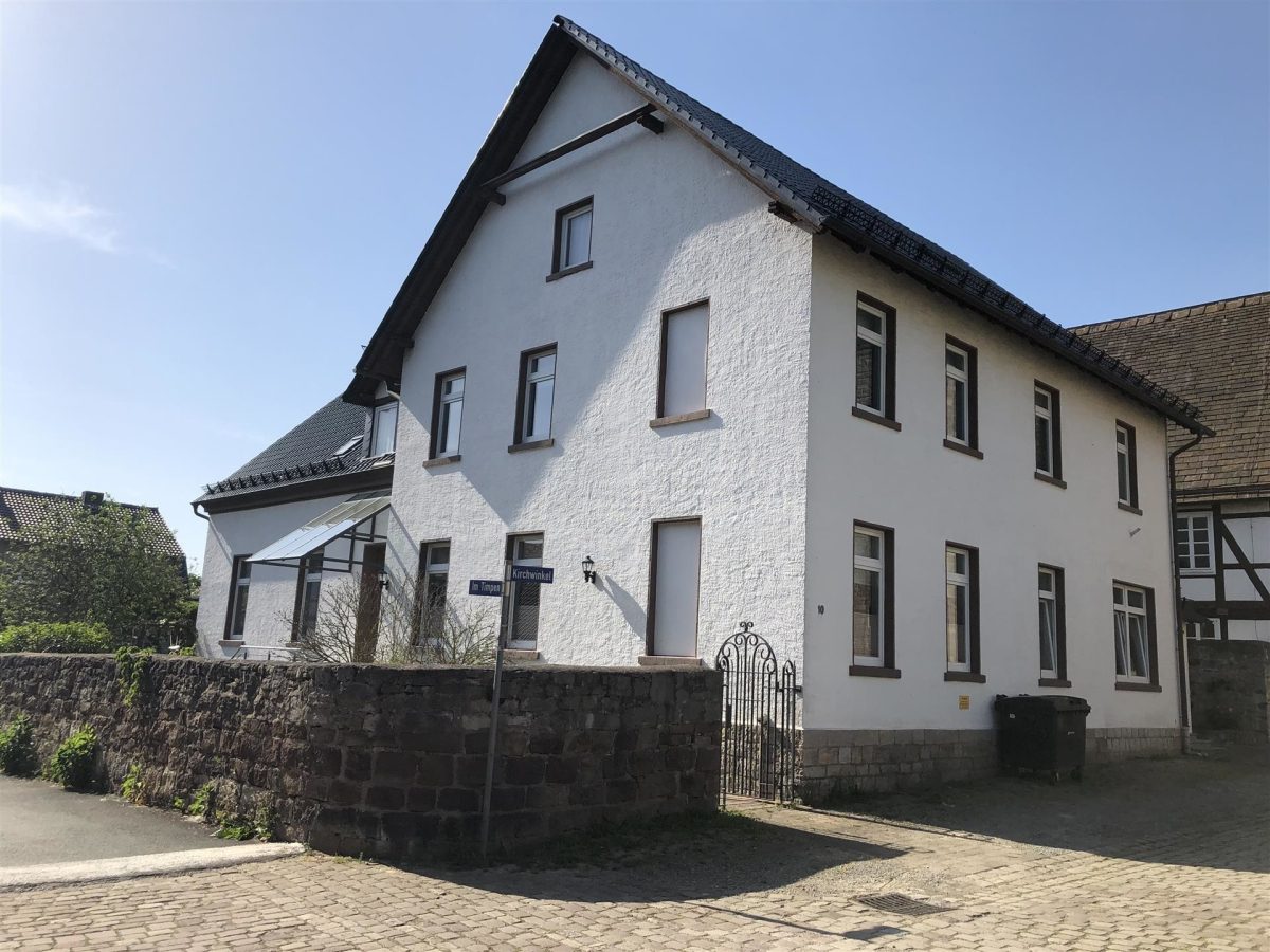 Immobilienangebot - Höxter - Alle - Großräumige Immobilie - Mit Umbau zum Mehrfamilienhaus!