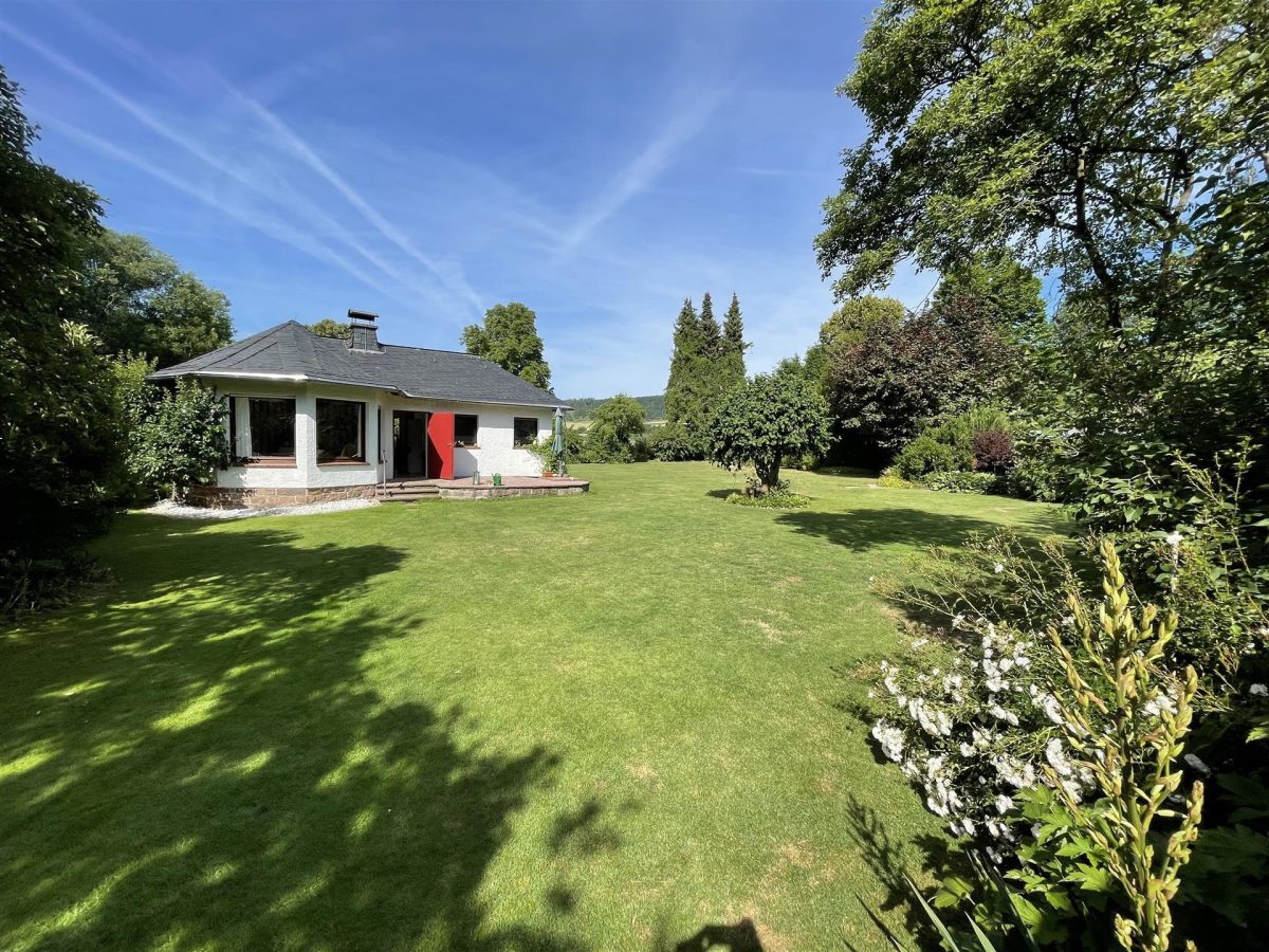 Immobilienangebot – Beverungen – Alle – Raus aus dem Alltag und rein ins Grüne! – Ihr Wochenendhaus in 37688 Beverungen-Amelunxen Immobilienangebot - Beverungen - Alle - Raus aus dem Alltag und rein ins Grüne! – Ihr Wochenendhaus in 37688 Beverungen-Amelunxen