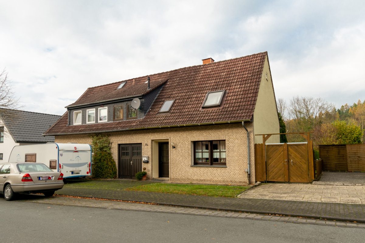 Immobilienangebot - Bad Wünnenberg - Alle - Doppelhaushälfte in zentraler Lage