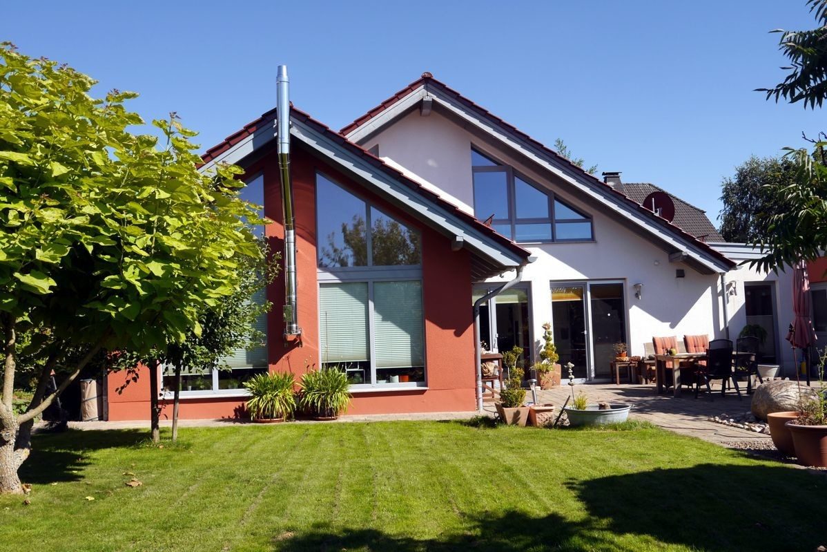 Immobilienangebot – Altenbeken – Alle – Großzügiges Einfamilienhaus auf schönem Areal Immobilienangebot - Altenbeken - Alle - Großzügiges Einfamilienhaus auf schönem Areal
