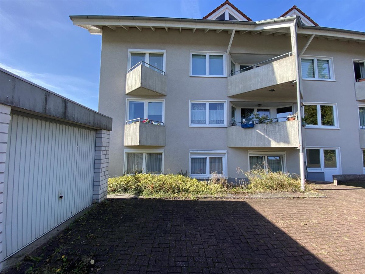 Immobilienangebot – Bad Driburg – Alle – Eigentumswohnung mit eigenem Garten und Garage Immobilienangebot - Bad Driburg - Alle - Eigentumswohnung mit eigenem Garten und Garage