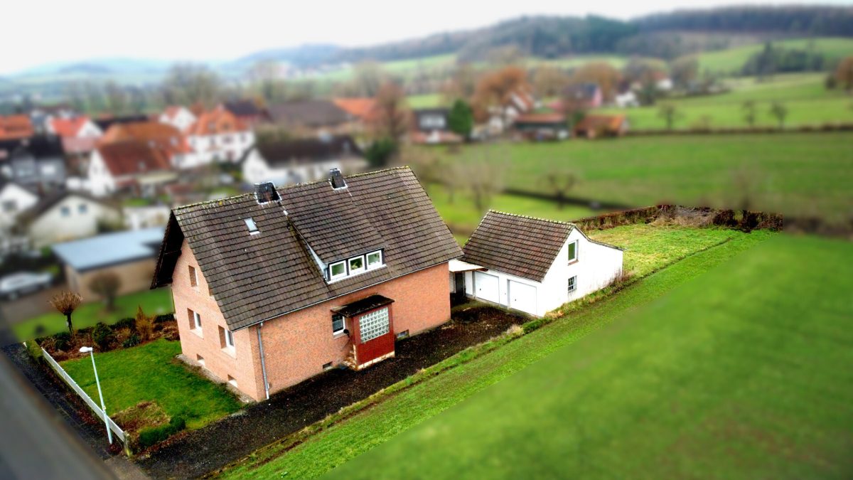 DJI_0298neub Immobilienangebot - Bad Driburg - Alle - Ruhig gelegenes Einfamilienhaus am Feldrand