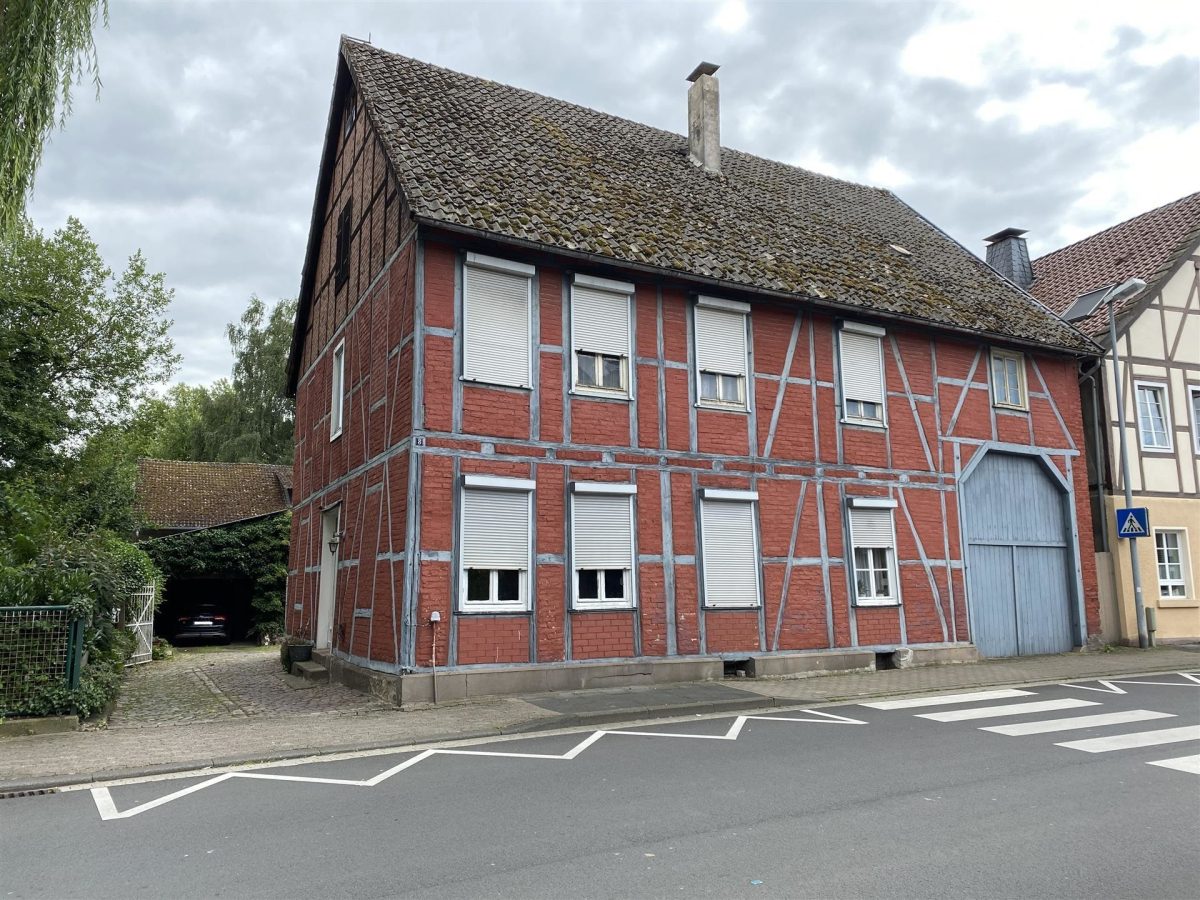 Immobilienangebot – Höxter – Alle – Historisches Fachwerkhaus mit Scheune im Zentrum von 37671 Höxter Immobilienangebot - Höxter - Alle - Historisches Fachwerkhaus mit Scheune im Zentrum von 37671 Höxter