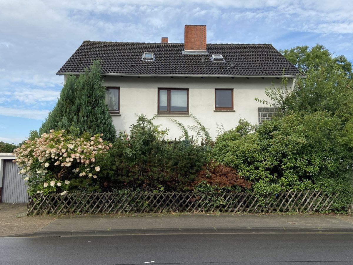 Titelbild Immobilienangebot - Minden - Alle - Raum für Ihre Ideen:
Wohnhaus mit Einliegerwohnung und großem Garten