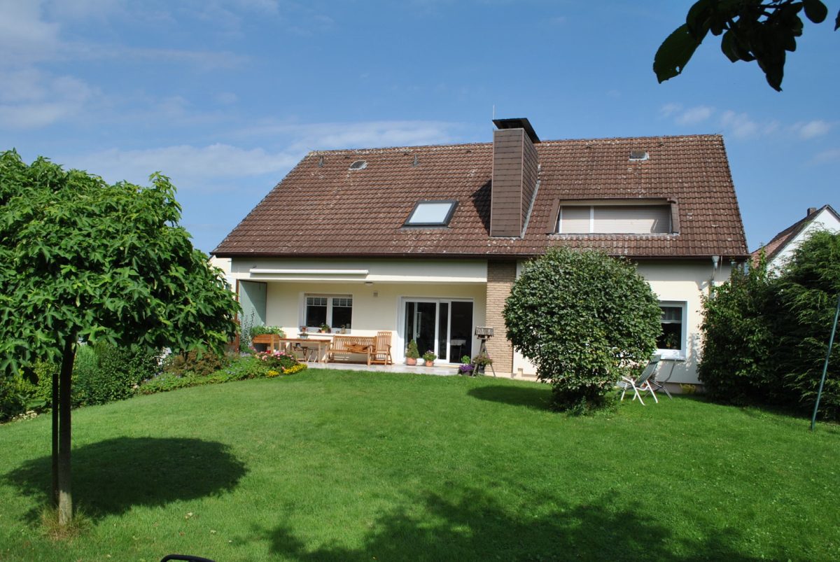 Gartenansicht Immobilienangebot - Lemgo - Alle - Eine besondere Immobilie mit großzügigem Grundstück