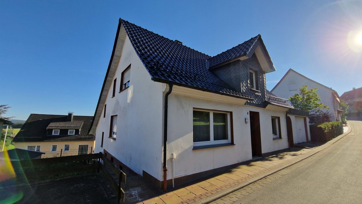 Immobilienangebot – Beverungen / Haarbrück – Alle – Einfamilienhaus mit freundlichem Garten Immobilienangebot - Beverungen / Haarbrück - Alle - Einfamilienhaus mit freundlichem Garten