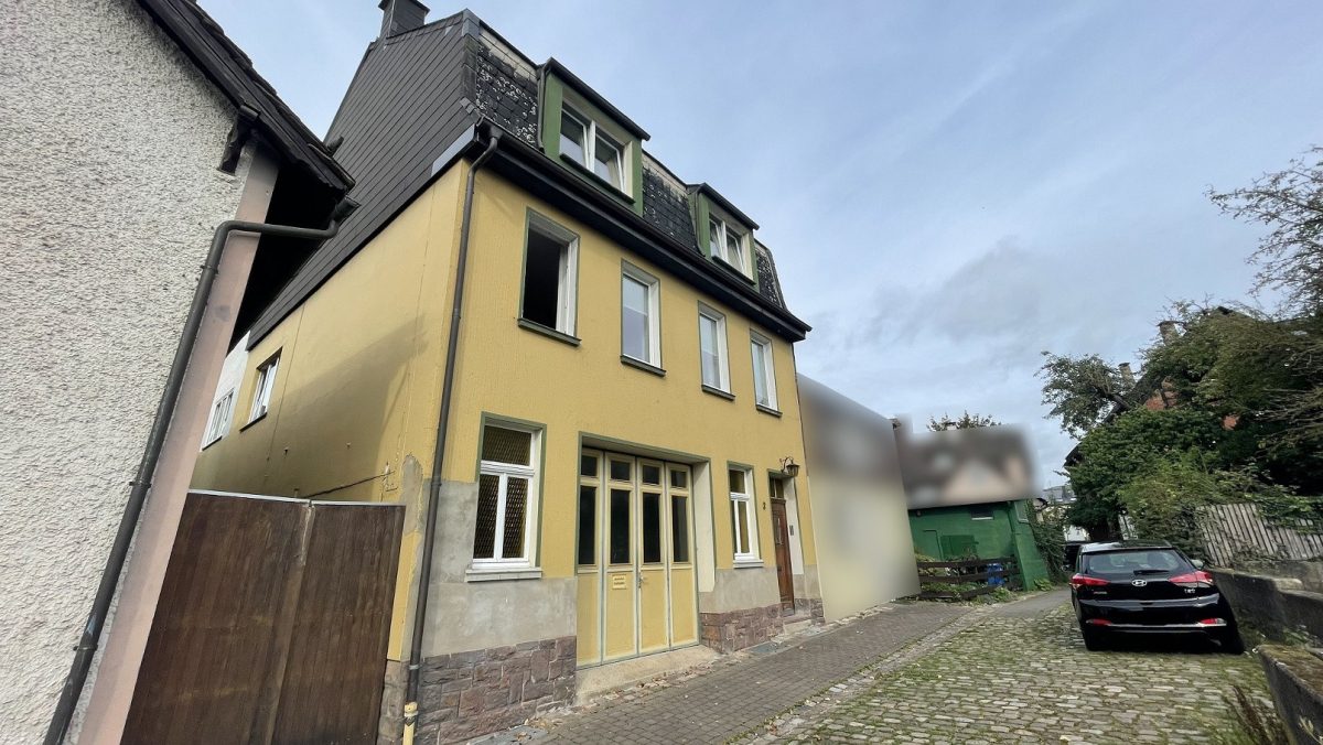 Immobilienangebot – Höxter – Alle – Zweifamilienhaus mit Garage und Werkstatt in der Innenstadt Immobilienangebot - Höxter - Alle - Zweifamilienhaus mit Garage und Werkstatt in der Innenstadt