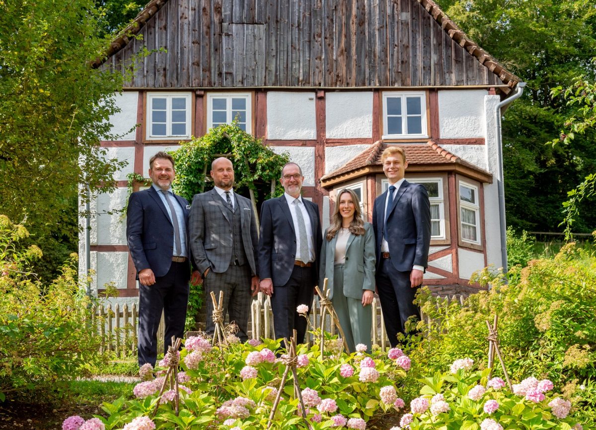 Das Team in Detmold - Ihr Immobilienmakler in Paderborn und Region - OWL Immobilien Das Team in Detmold - Ihr Immobilienmakler in Paderborn und Region - OWL Immobilien