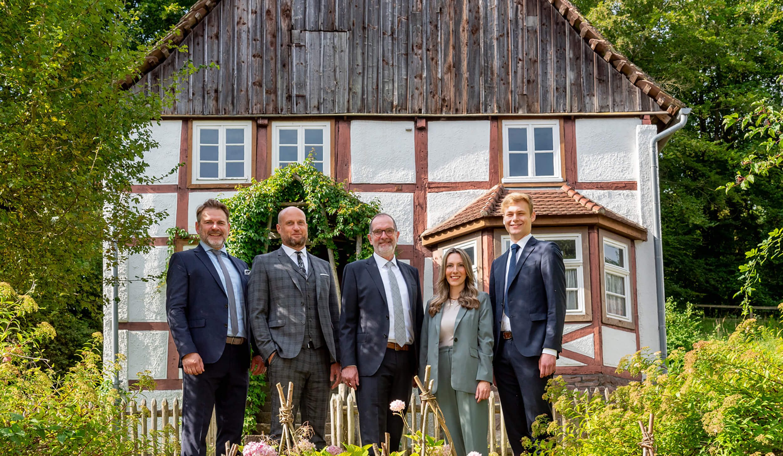 Ihr Immobilienmakler in Lage - Unser Team - OWL Immobilien Ihr Immobilienmakler in Lage - Unser Team - OWL Immobilien