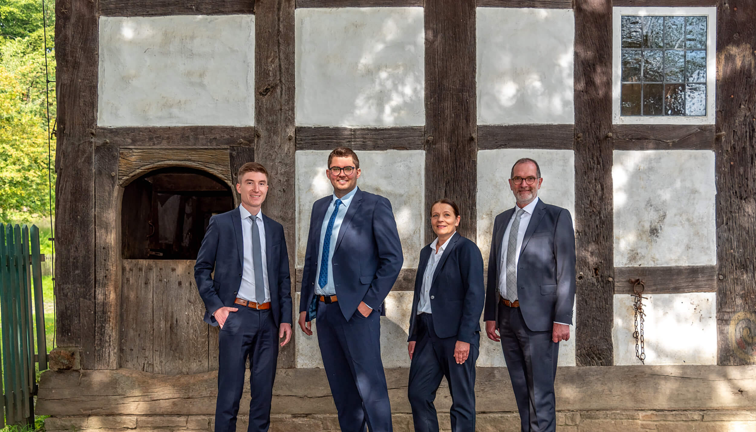 Ihr Immobilienmakler in Höxter & Warburg- Unser Team - OWL Immobilien Ihr Immobilienmakler in Höxter & Warburg- Unser Team - OWL Immobilien