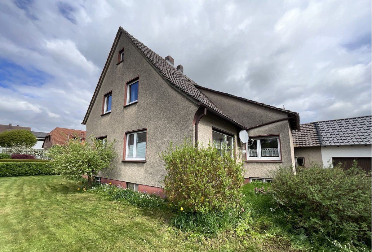 Immobilienangebot – Höxter / Albaxen – Alle – Einfamilienhaus im Herzen von Albaxen Immobilienangebot - Höxter / Albaxen - Alle - Einfamilienhaus im Herzen von Albaxen