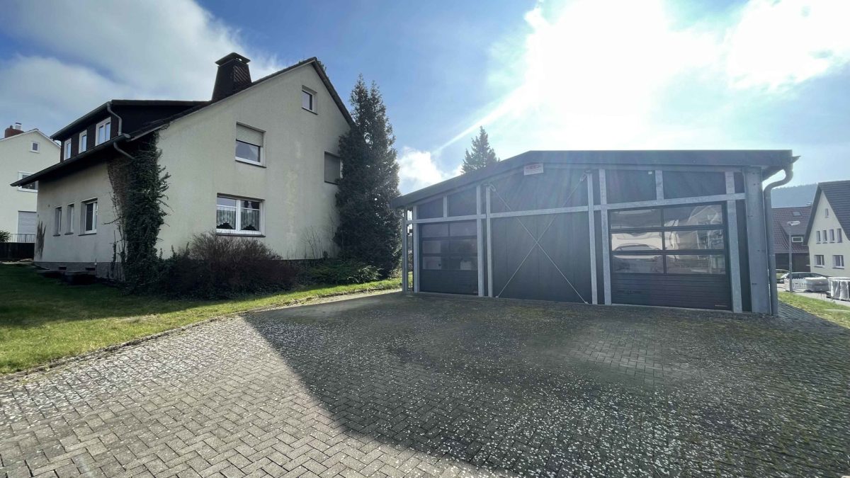 Immobilienangebot – Höxter / Ottbergen – Alle – Zweifamilienhaus mit neuwertiger Lagerhalle Immobilienangebot - Höxter / Ottbergen - Alle - Zweifamilienhaus mit neuwertiger Lagerhalle