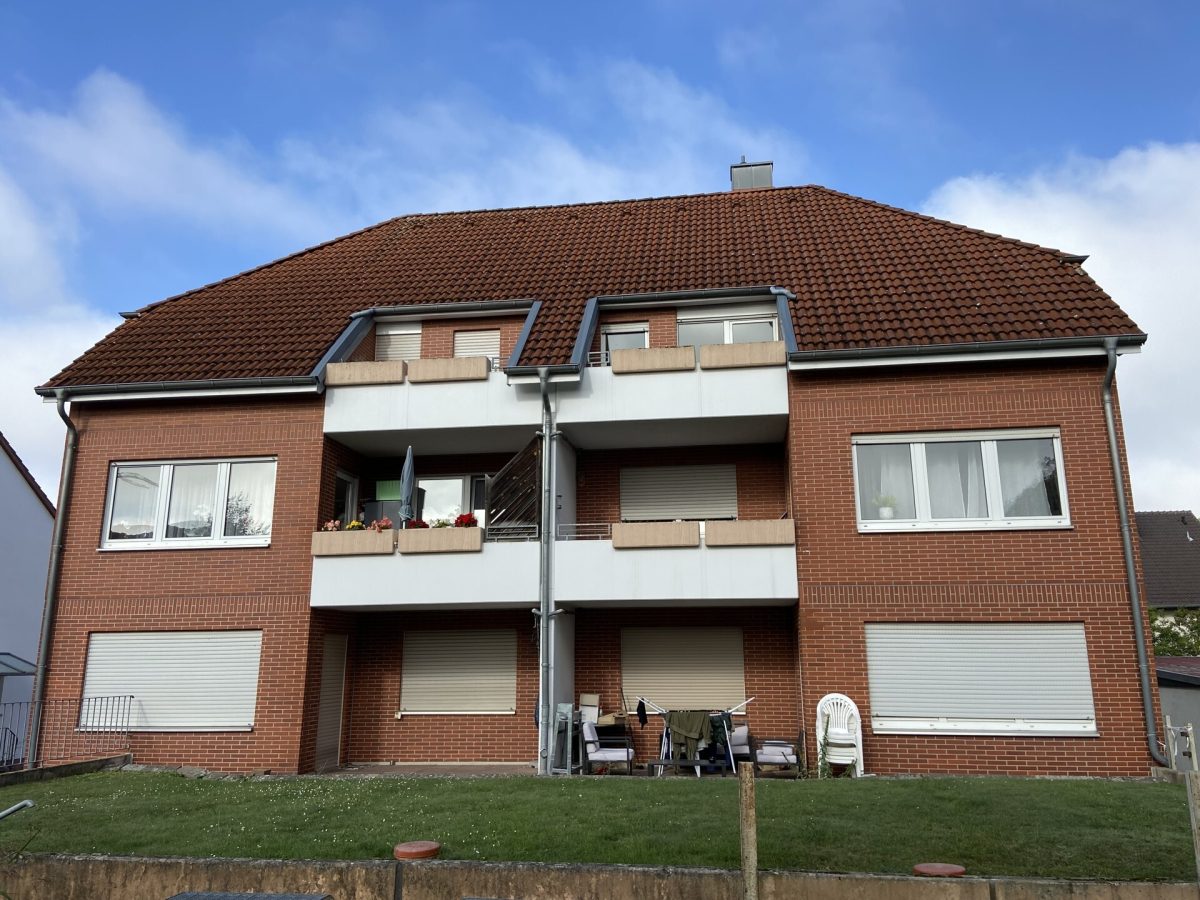 Titelbild Immobilienangebot - Minden - Alle - Gepflegte Dachgeschosswohnung mit großem Balkon und Tiefgarage