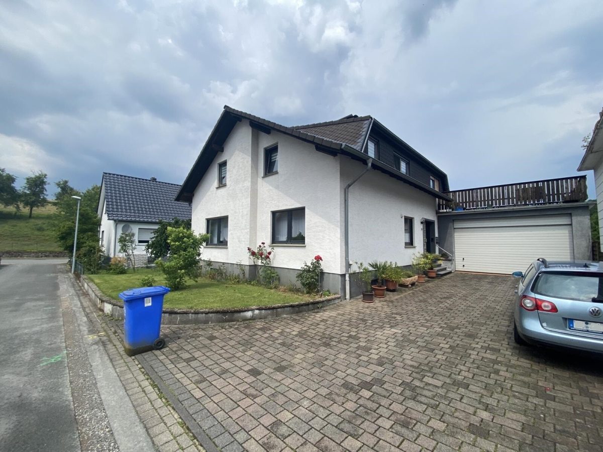 Immobilienangebot – Bad Driburg / Neuenheerse – Alle – Gepflegte Immobilie mit 2 Wohneinheiten Immobilienangebot - Bad Driburg / Neuenheerse - Alle - Gepflegte Immobilie mit 2 Wohneinheiten