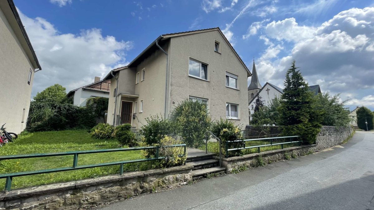 Immobilienangebot – Höxter / Ottbergen – Alle – Vermietetes Zweifamilienhaus im Dorfkern Immobilienangebot - Höxter / Ottbergen - Alle - Vermietetes Zweifamilienhaus im Dorfkern
