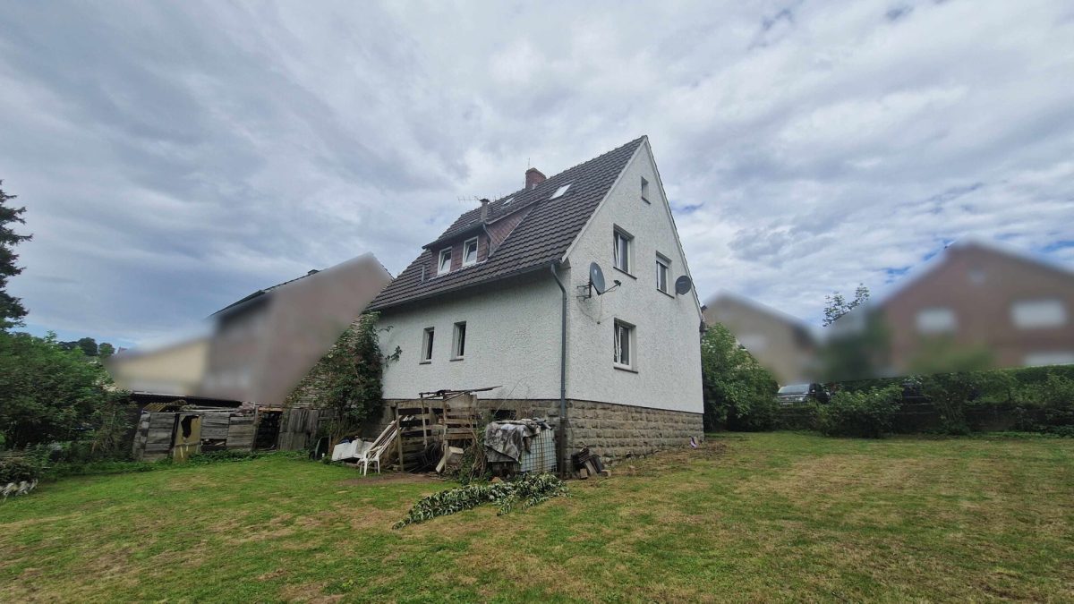 Außenbild Immobilienangebot - Willebadessen - Alle - Freistehendes Haus mit Potenzial