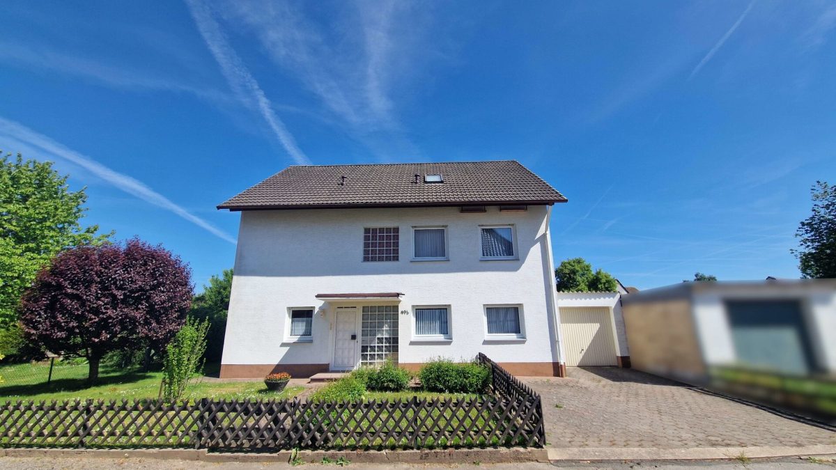 Außenbild Immobilienangebot - Höxter / Lüchtringen - Alle - Solides und gepflegtes Einfamilienhaus
