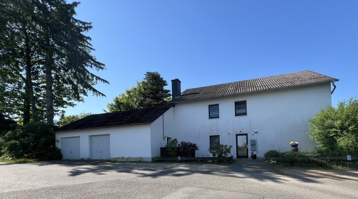 Titelbild Immobilienangebot - Lemgo - Alle - Zweifamilienhaus mit klassischem Charme, ruhig gelegen