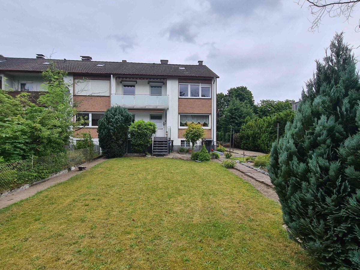 Terrassenseite Immobilienangebot - Bielefeld - Alle - Zweifamilienhaus mit Potenzial